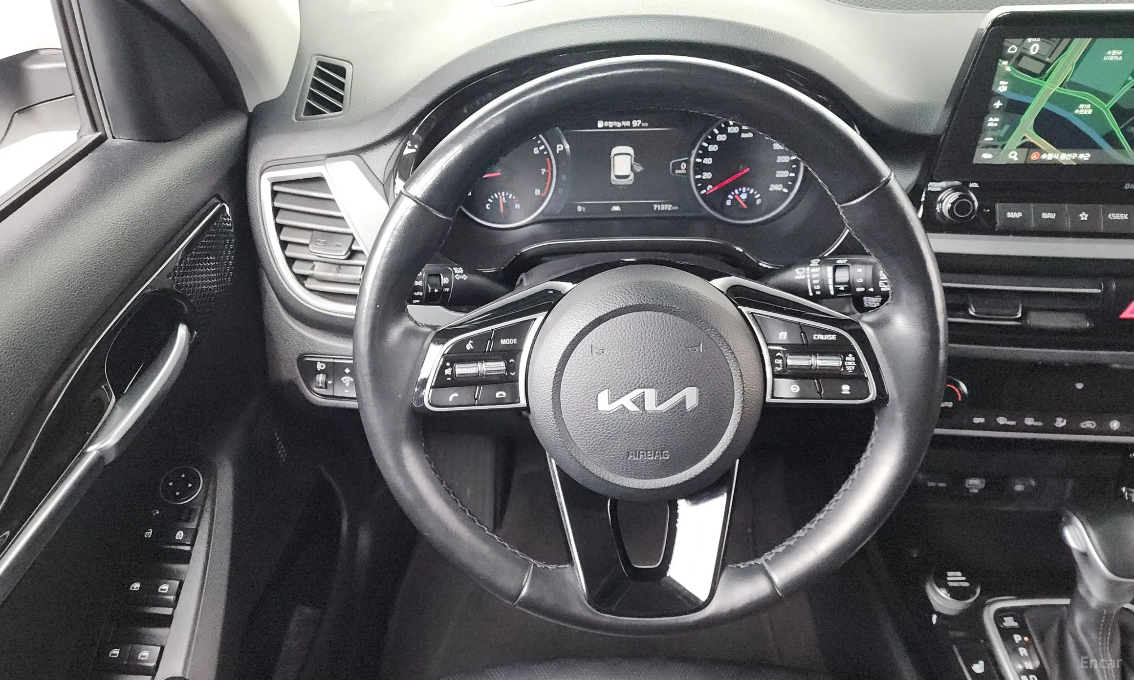 Kia Seltos превью 13