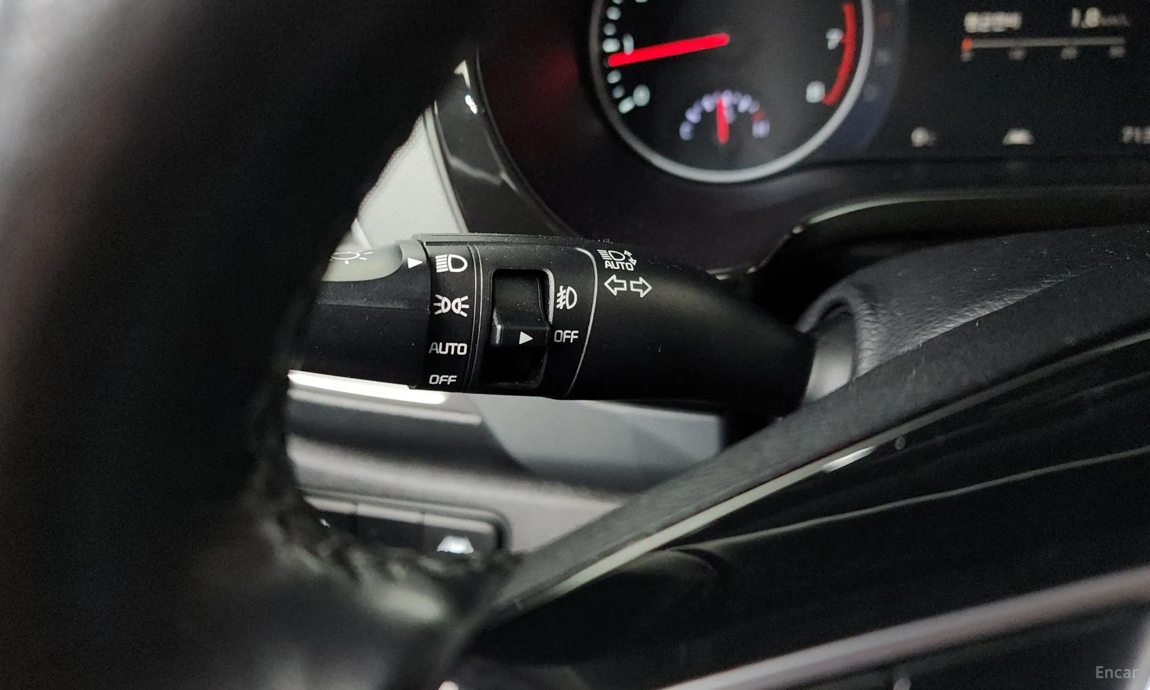 Kia Seltos превью 14