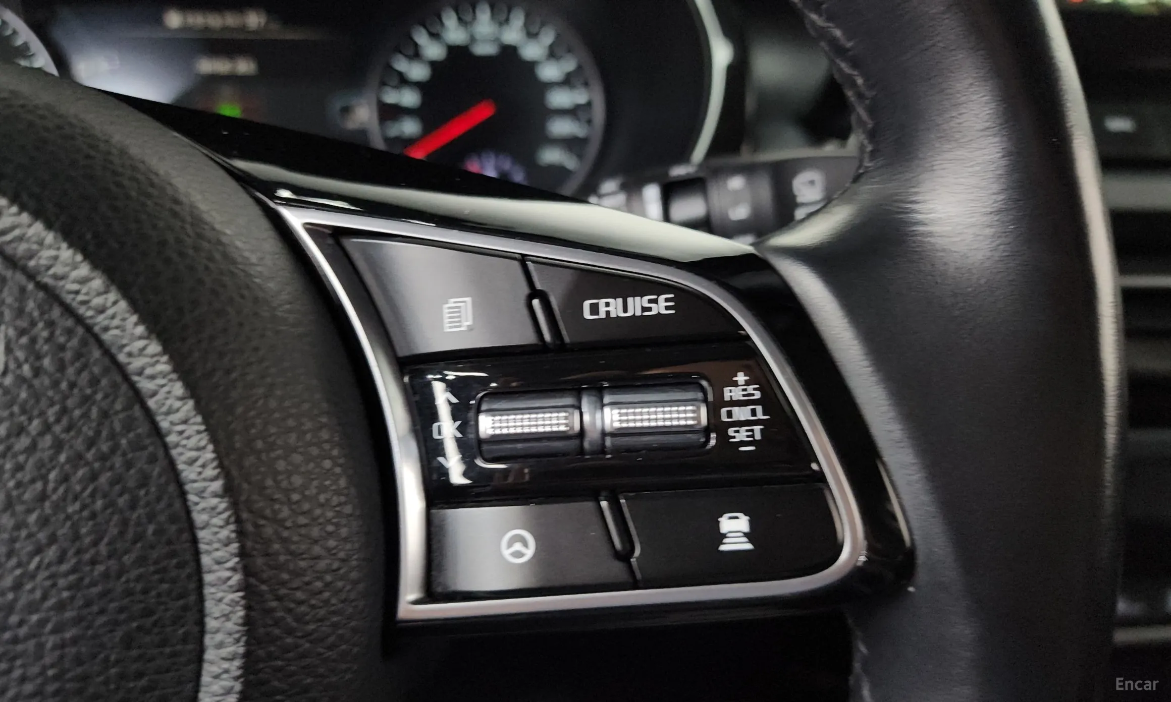 Kia Seltos превью 15