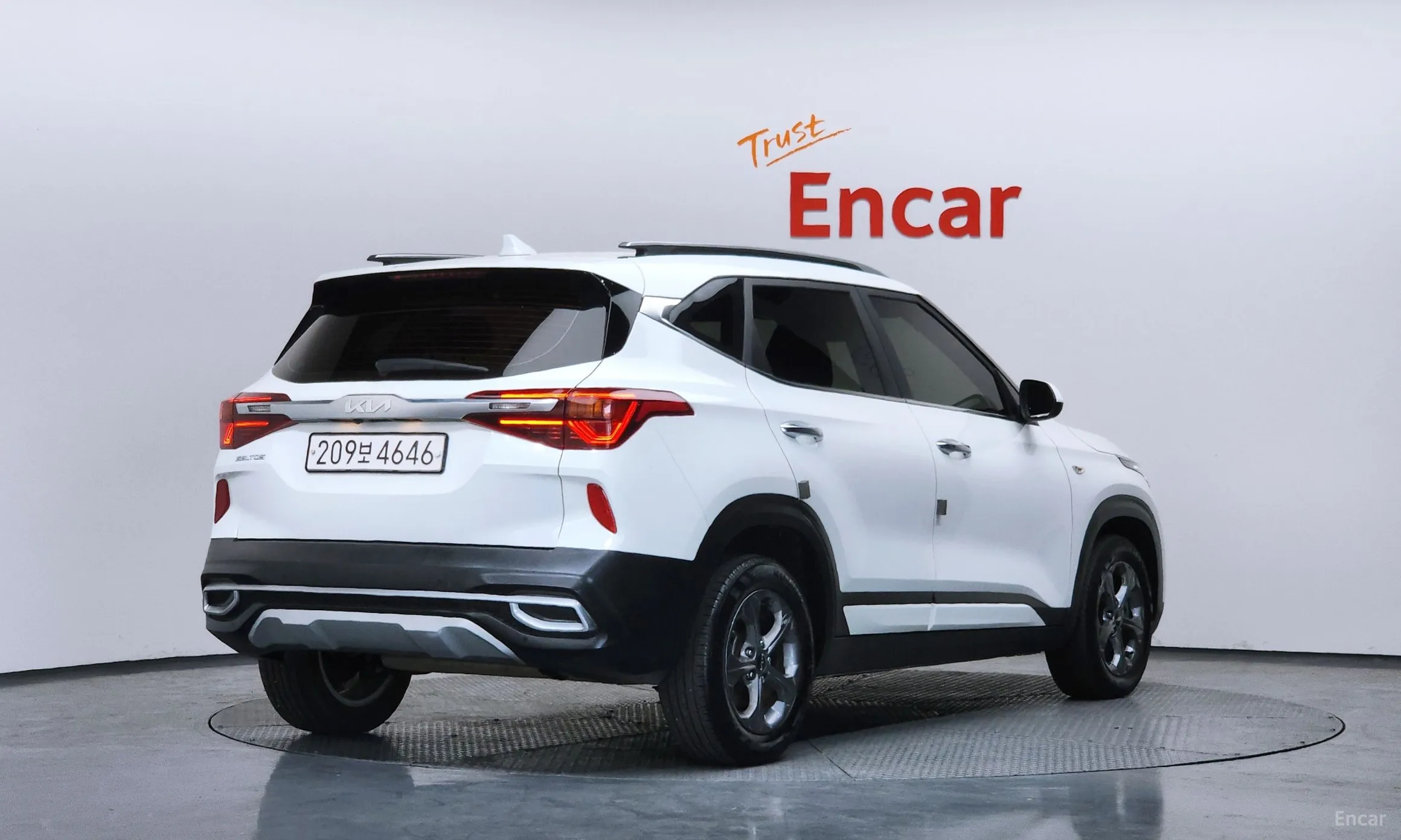 Kia Seltos превью 2