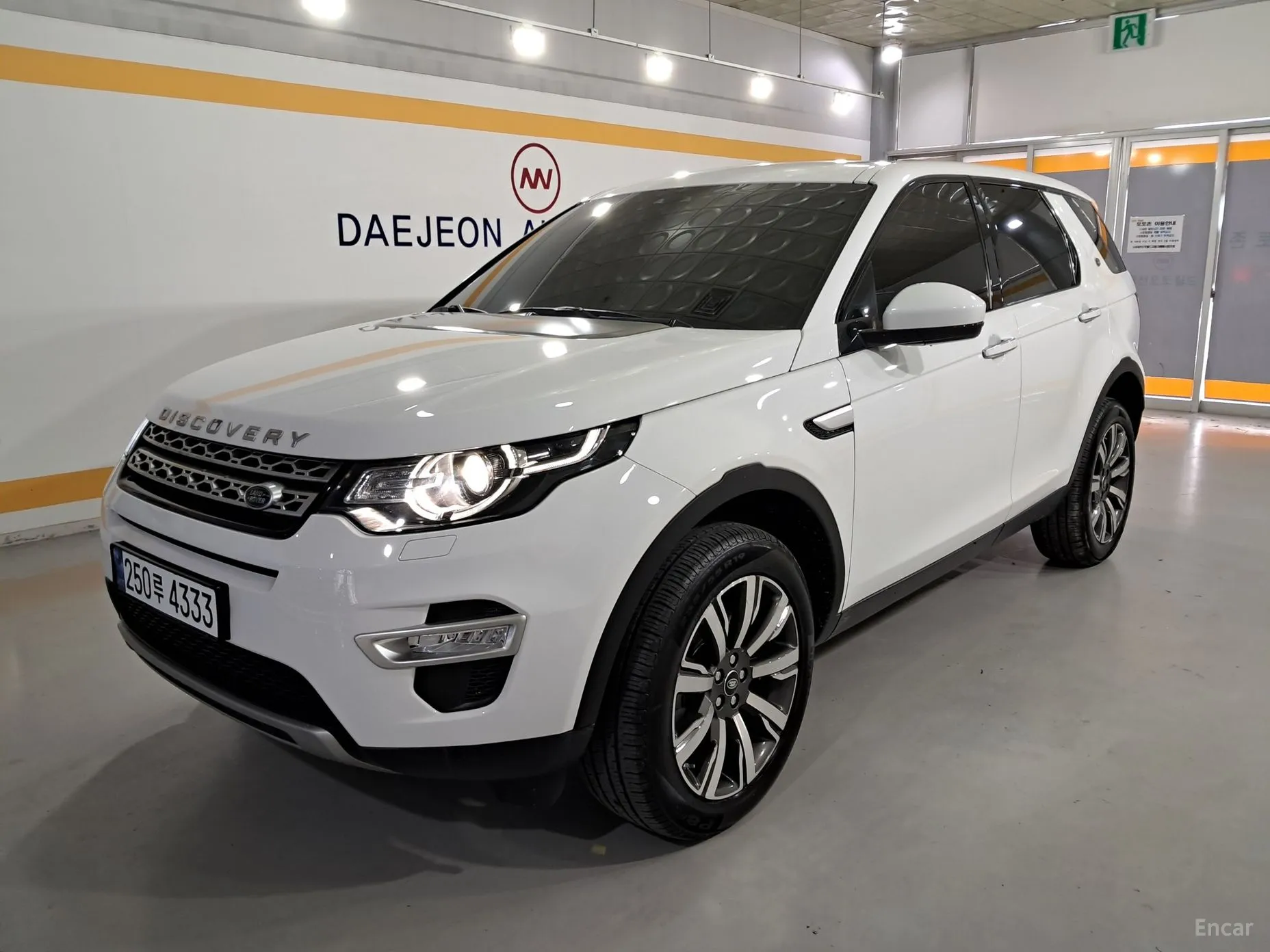 Land Rover Discovery Sports превью 3