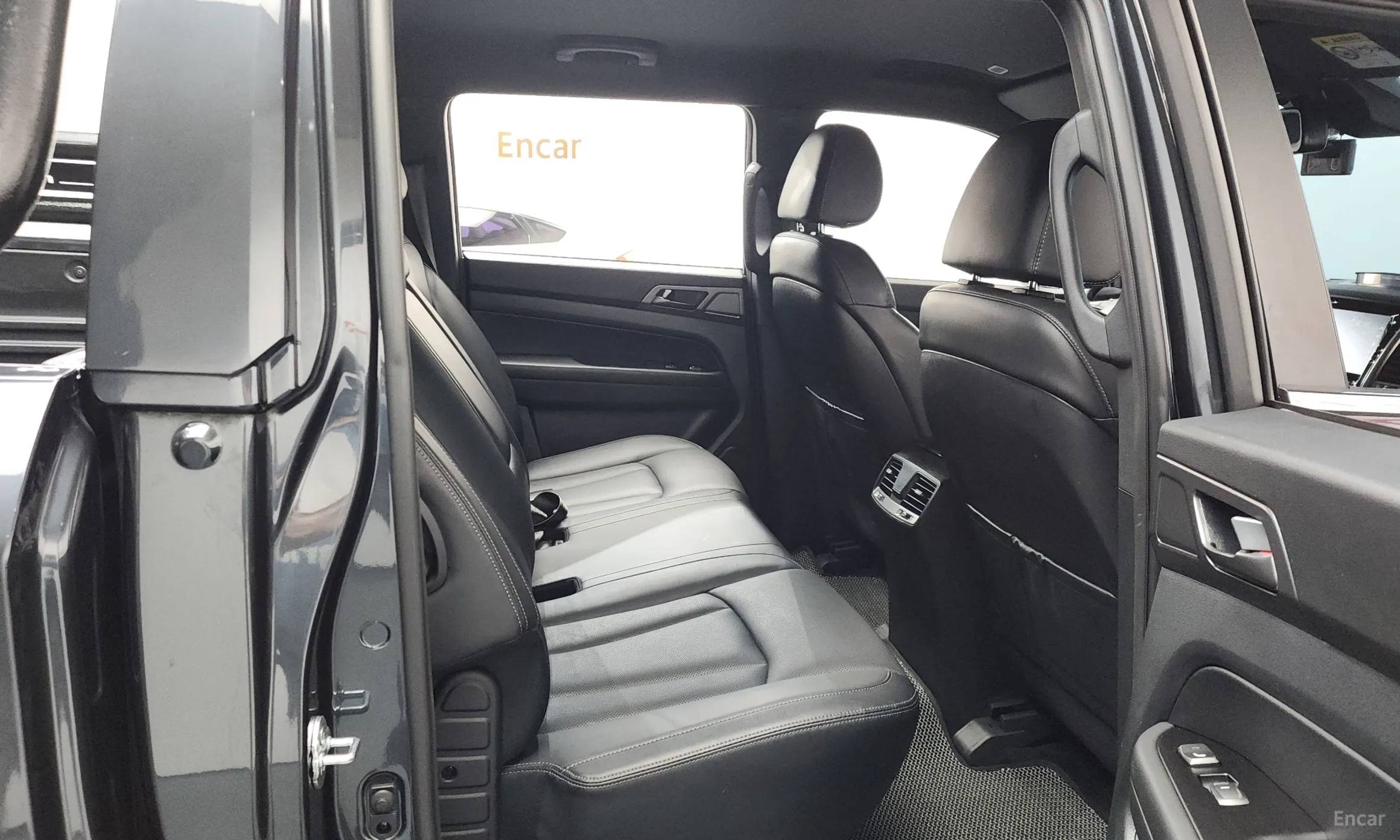 KG Mobility (SsangYong) Rexton Sports превью 12