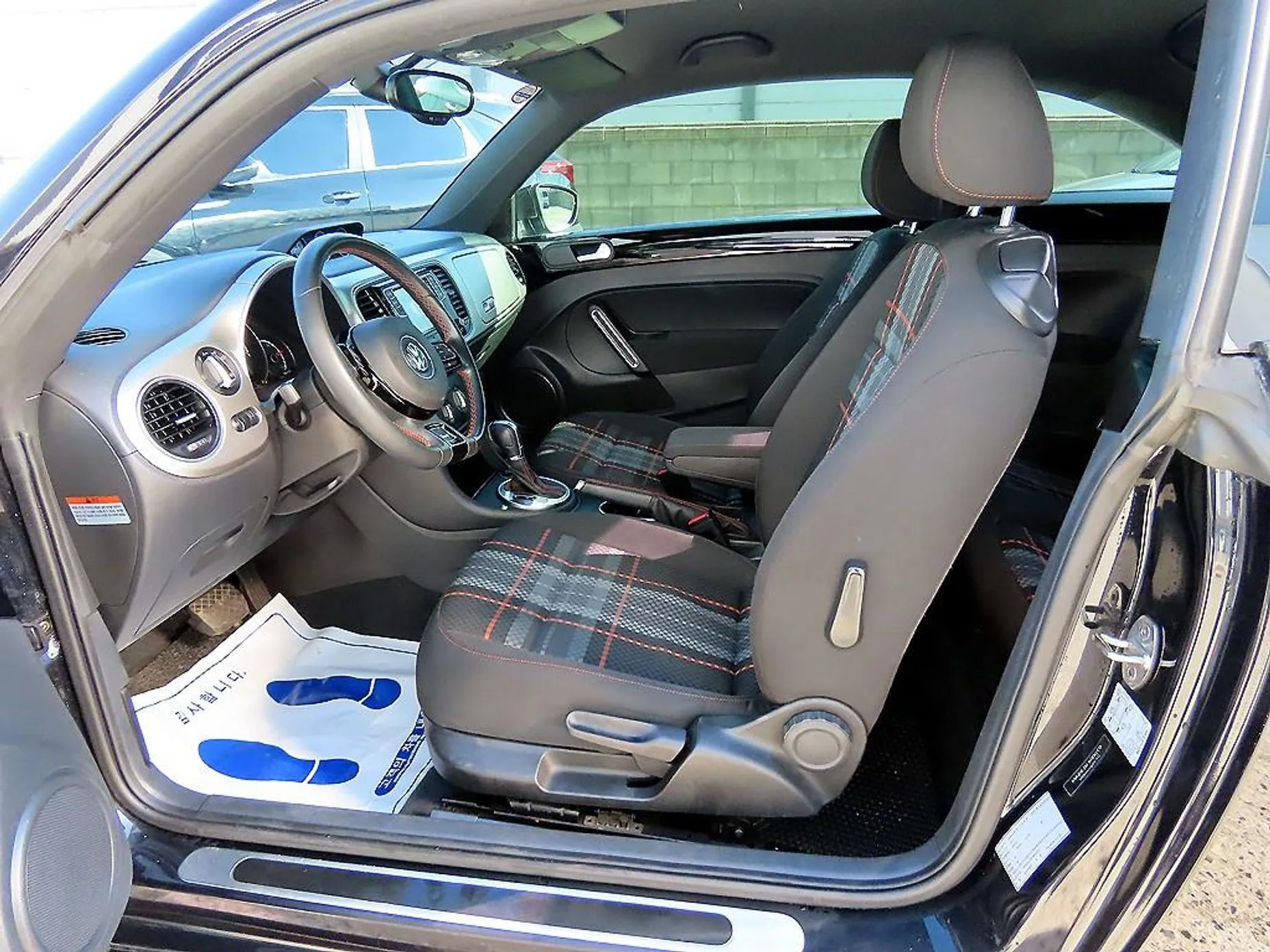 Volkswagen The Beetle превью 5