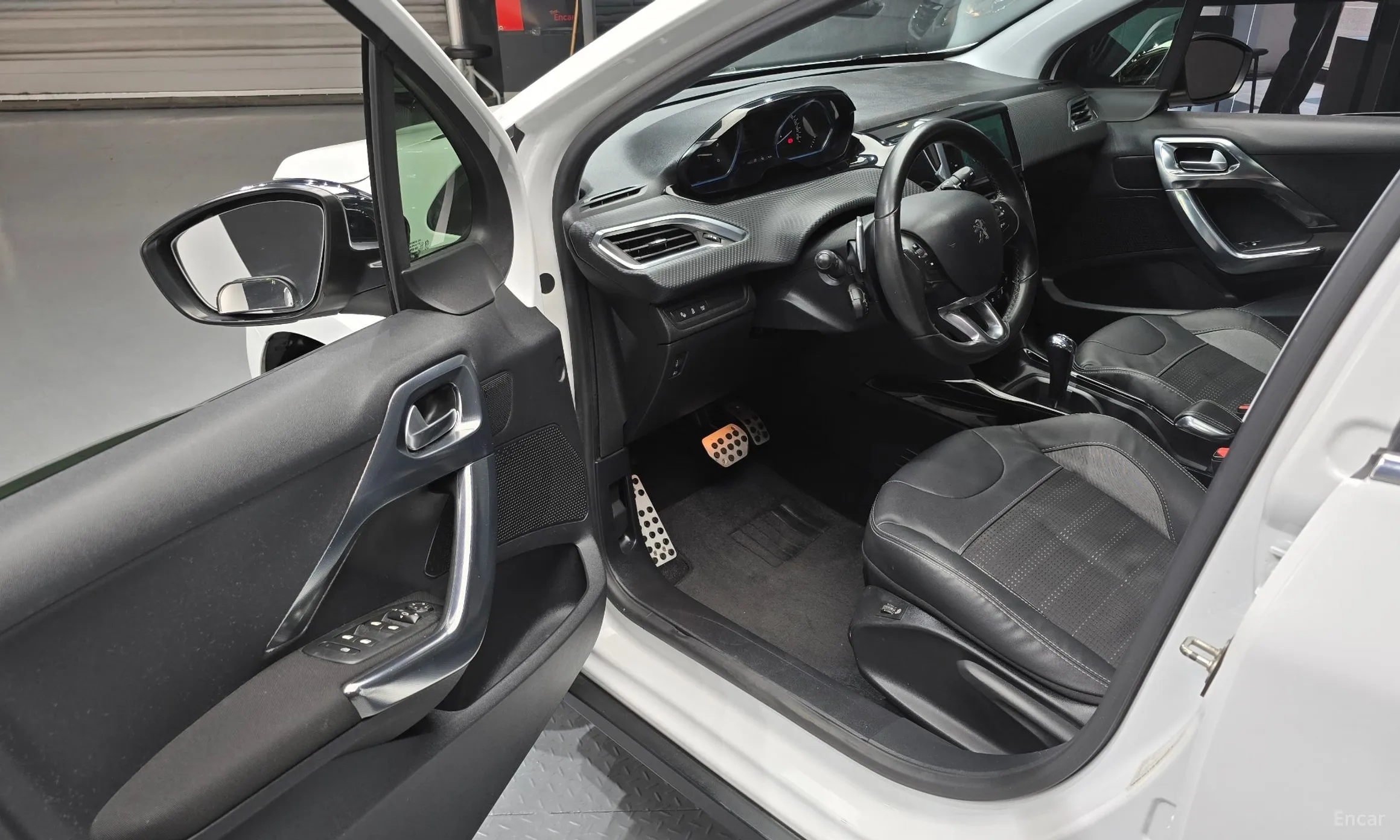 Peugeot 2008. превью 11