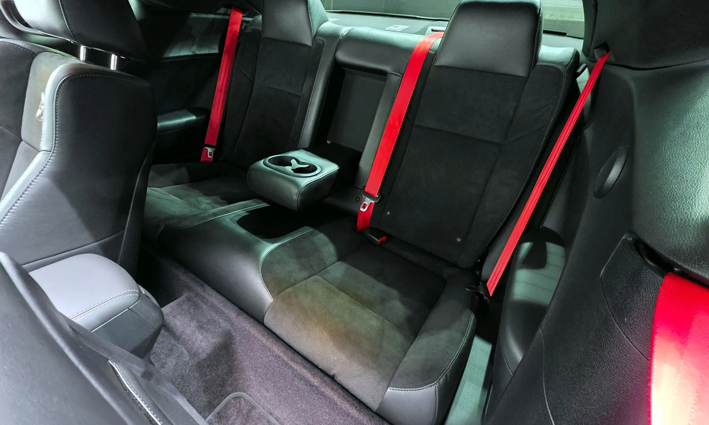 Dodge Challenger превью 12