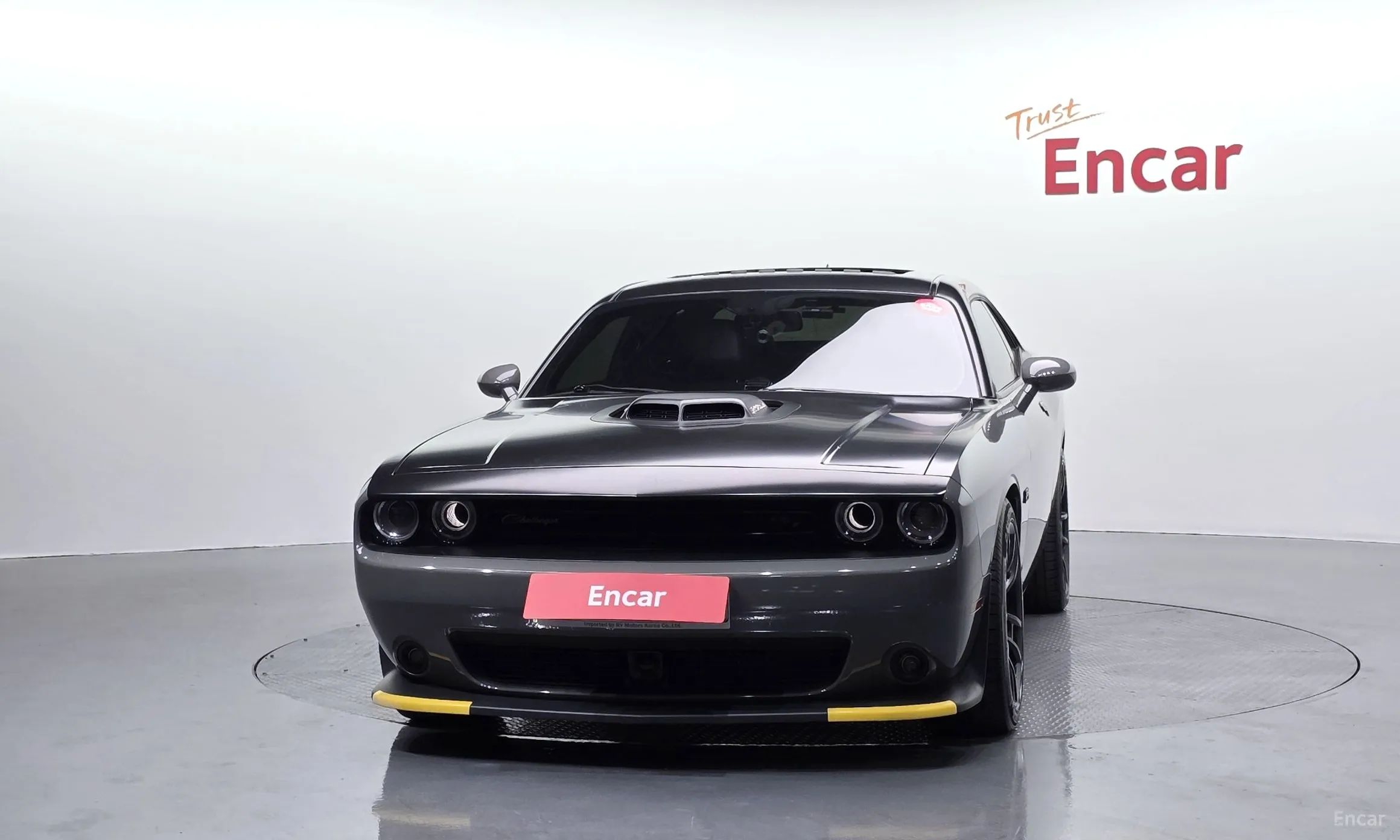Dodge Challenger превью 3