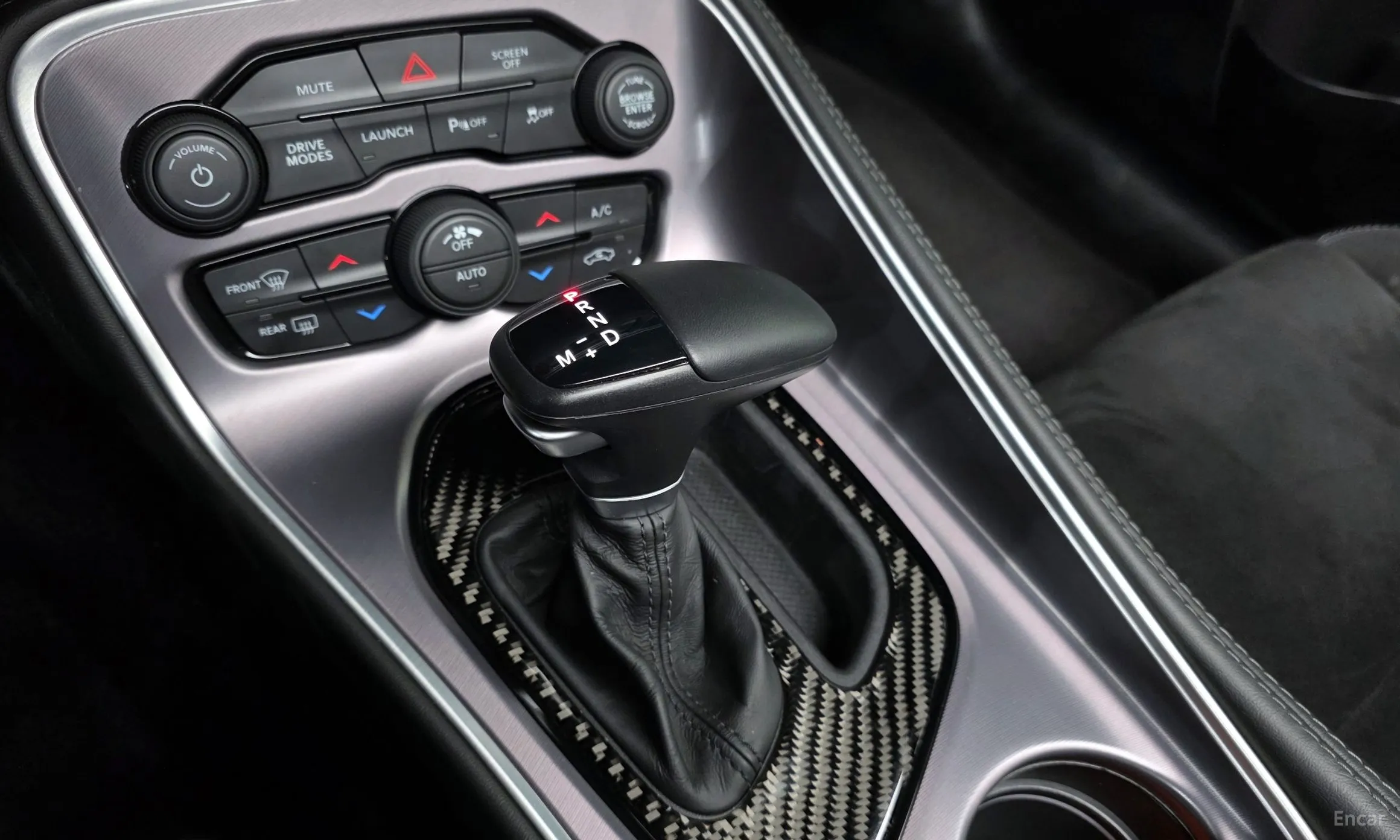 Dodge Challenger превью 9