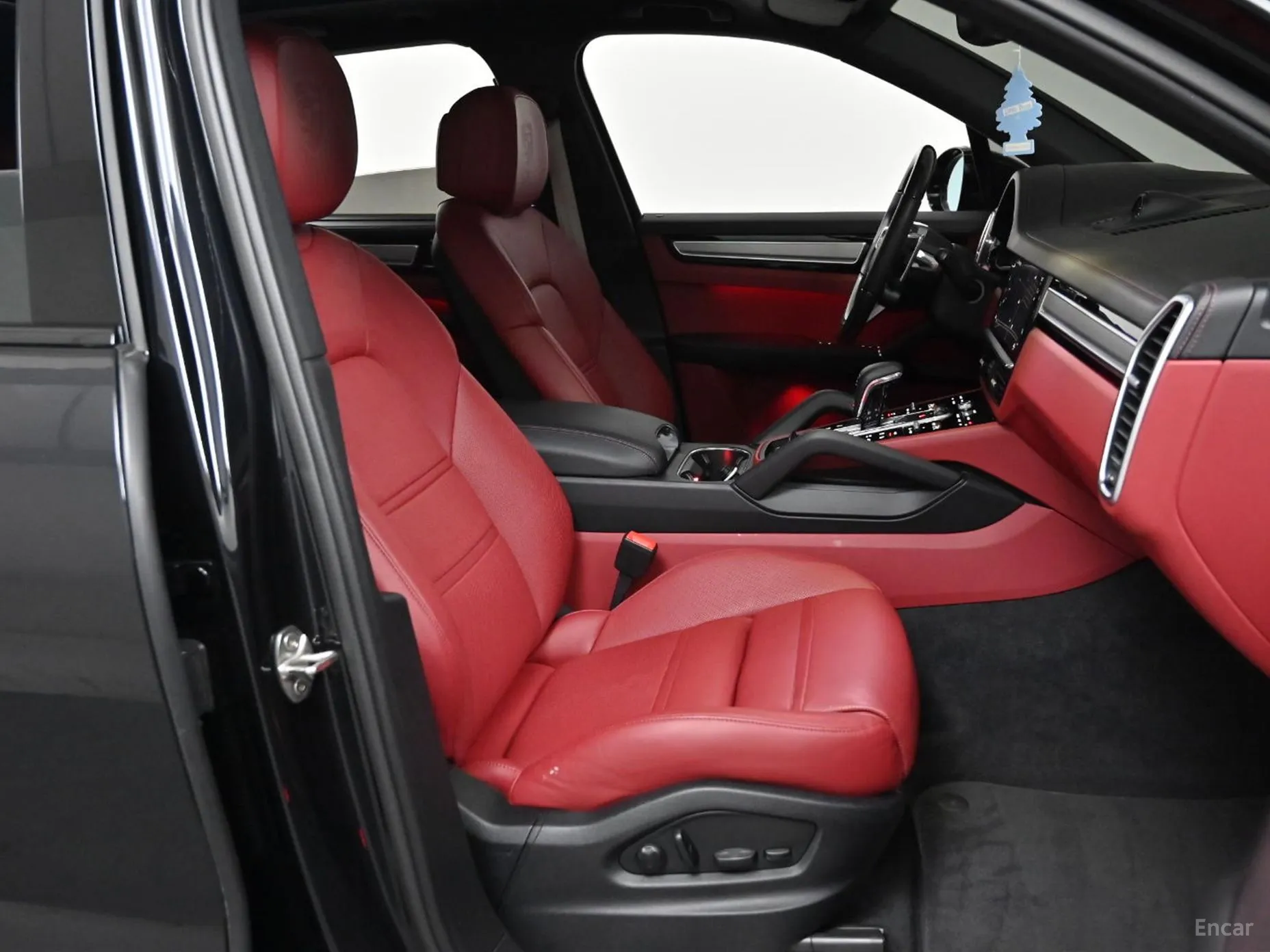 Porsche Cayenne (PO536) превью 10