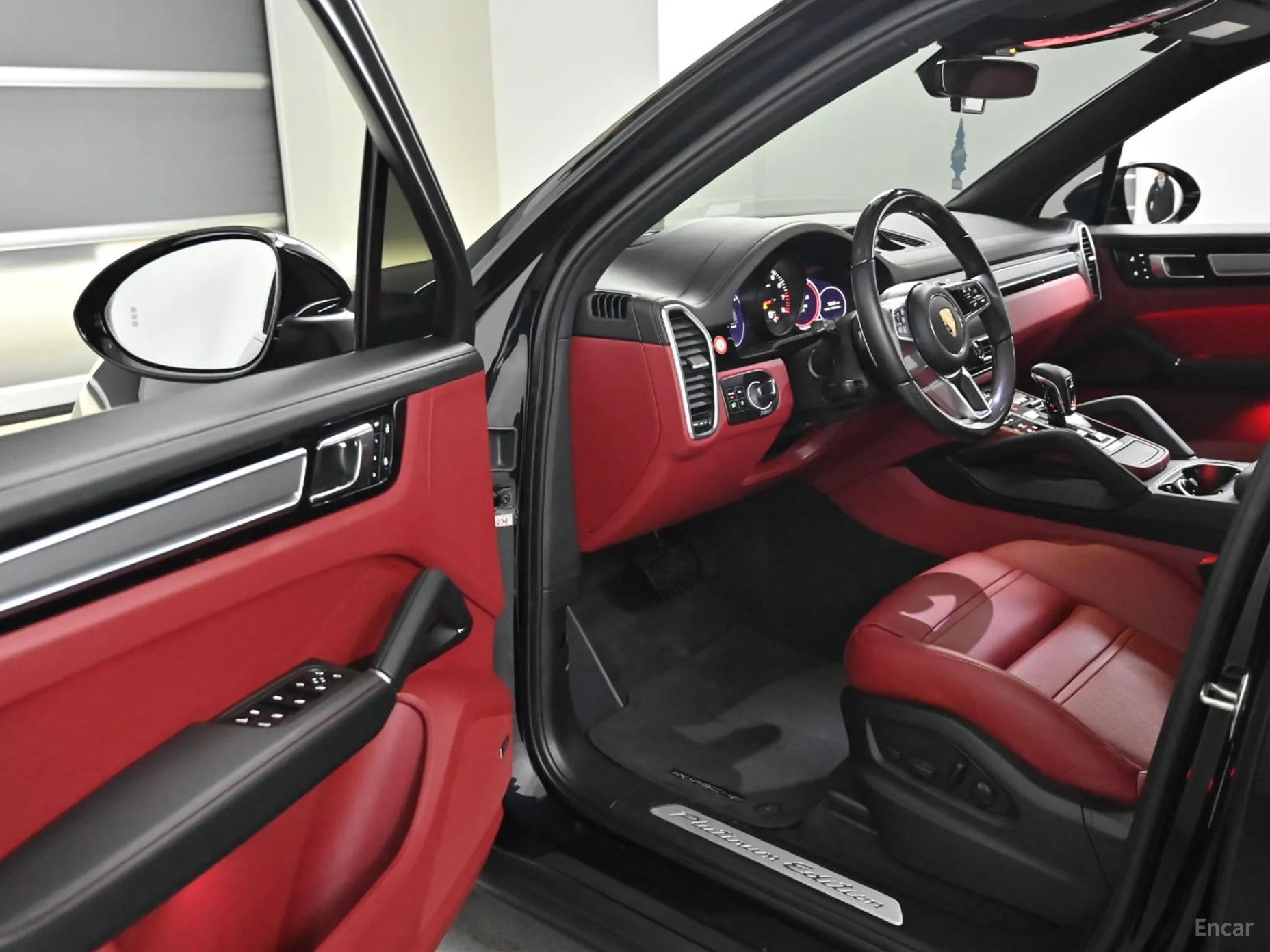 Porsche Cayenne (PO536) превью 11