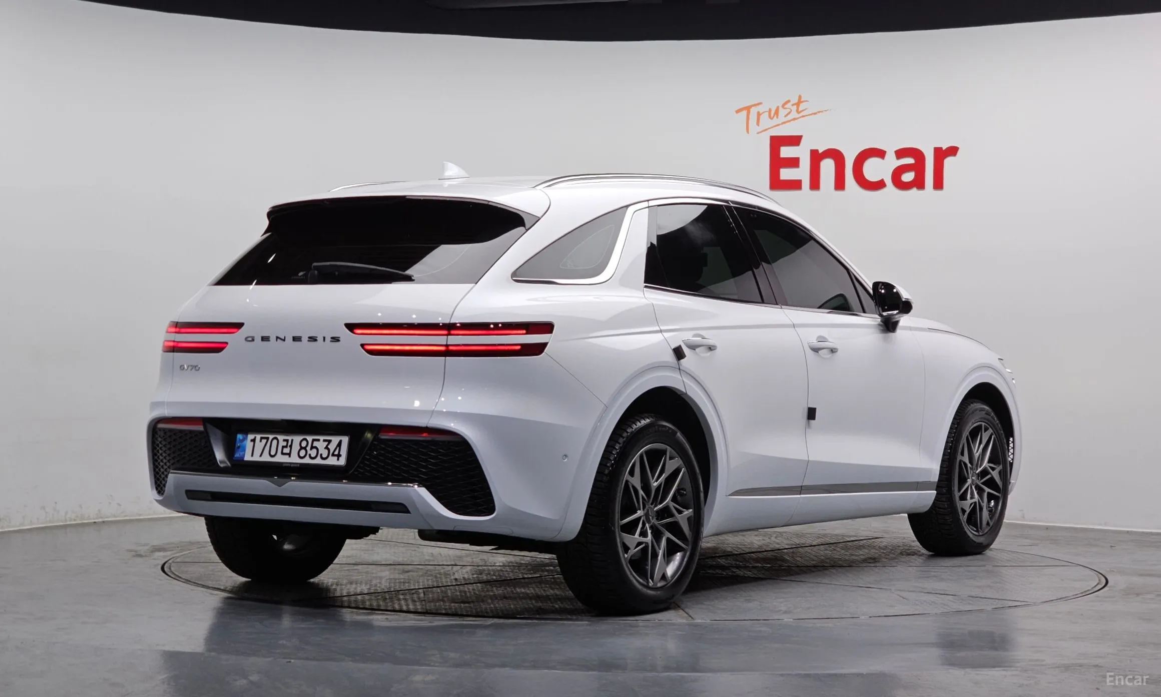 Genesis GV70 превью 2