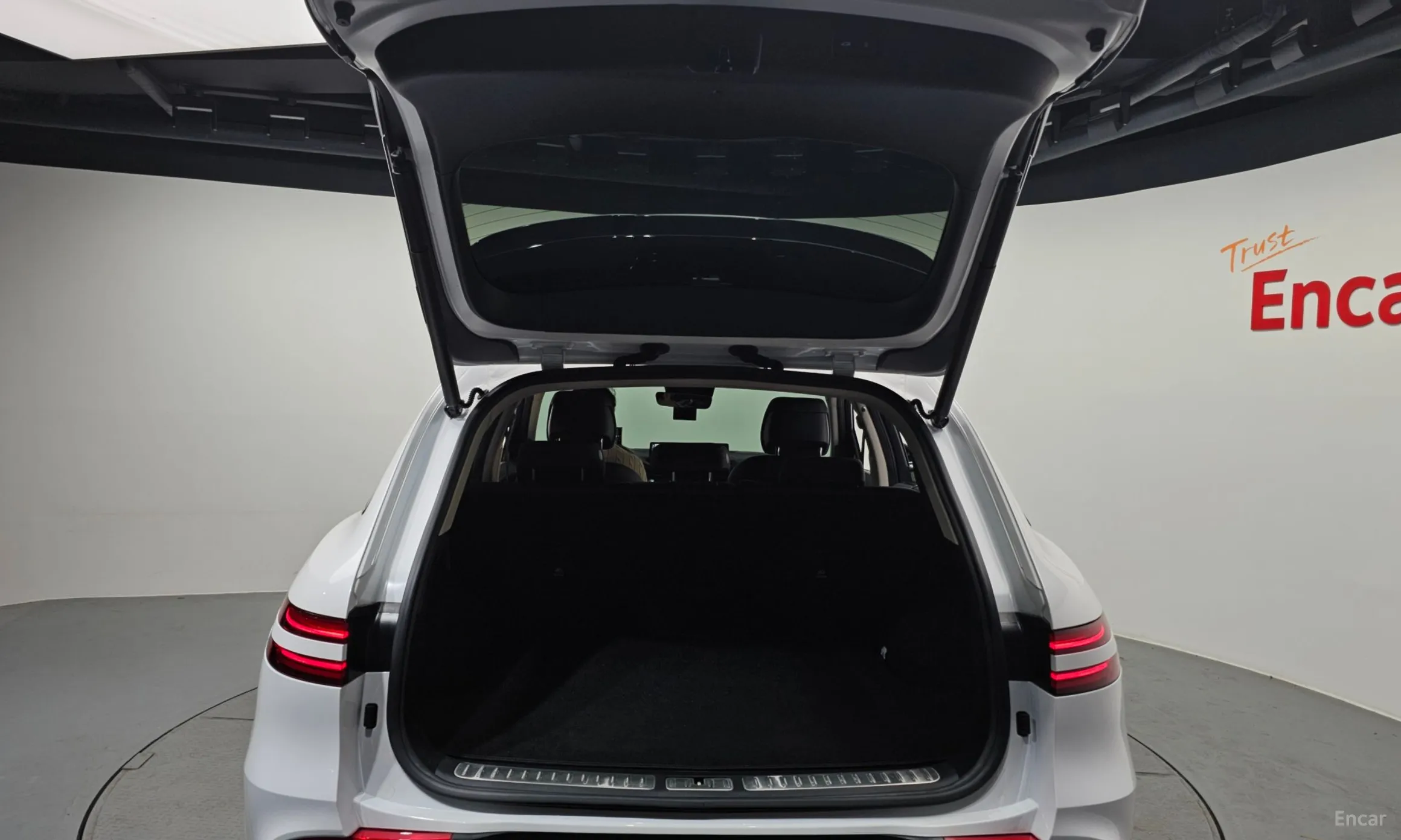 Genesis GV70 превью 20