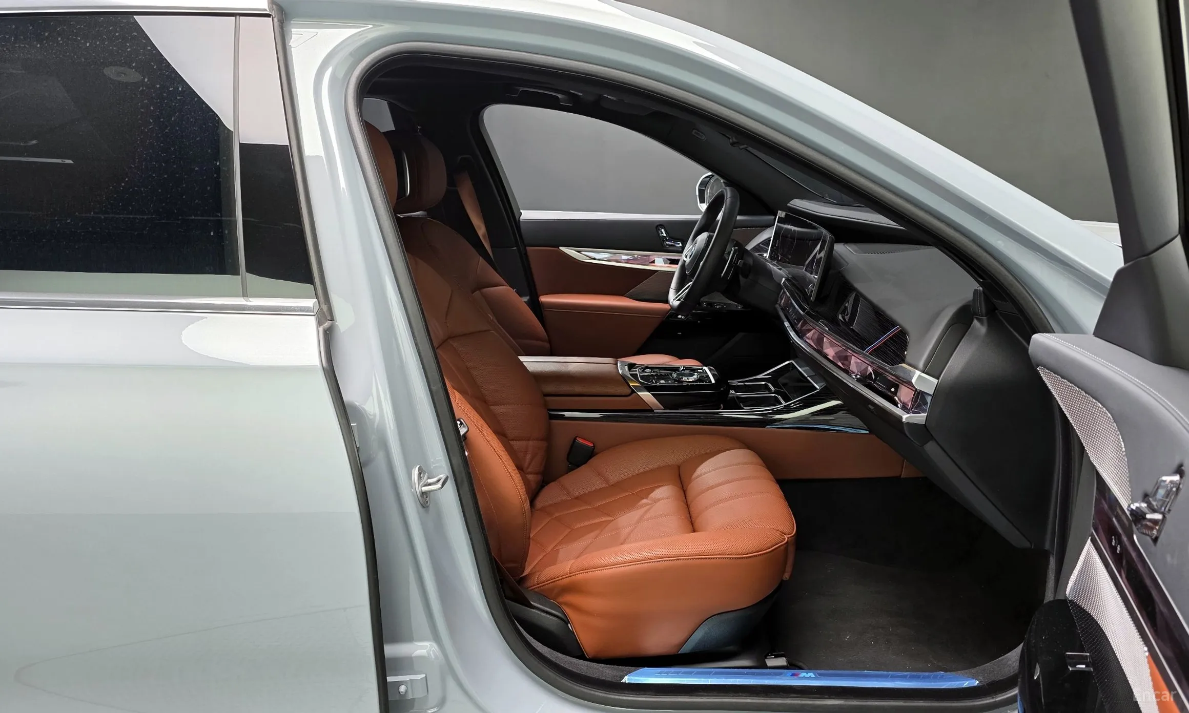 BMW 7 Series (G70) превью 10