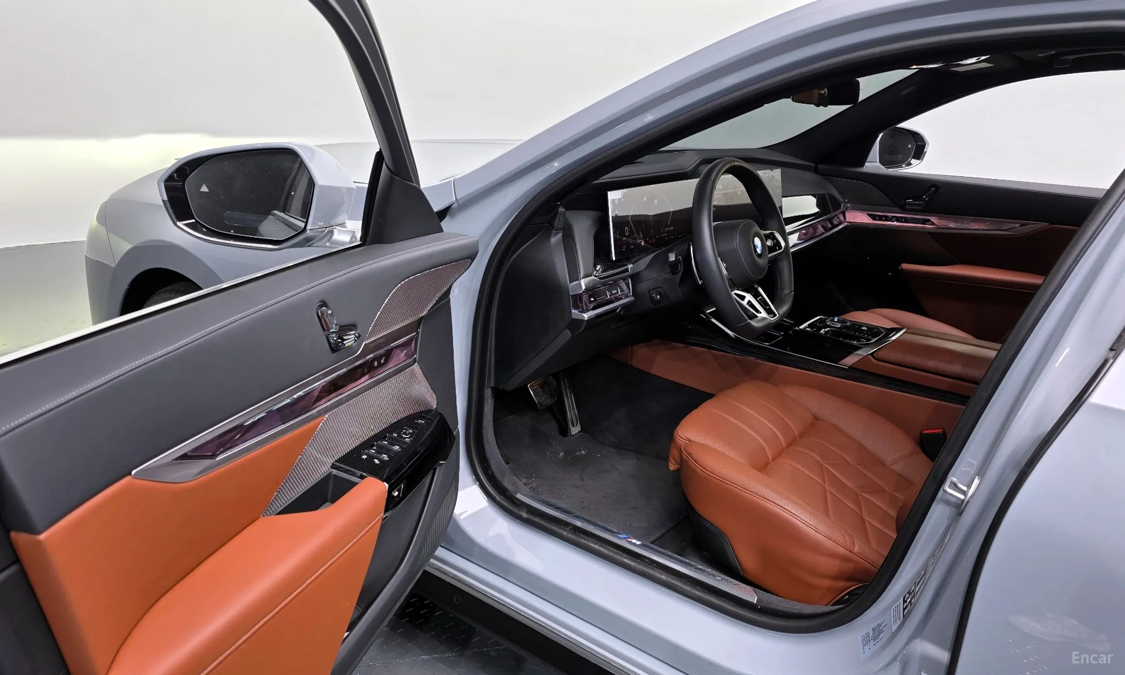 BMW 7 Series (G70) превью 11