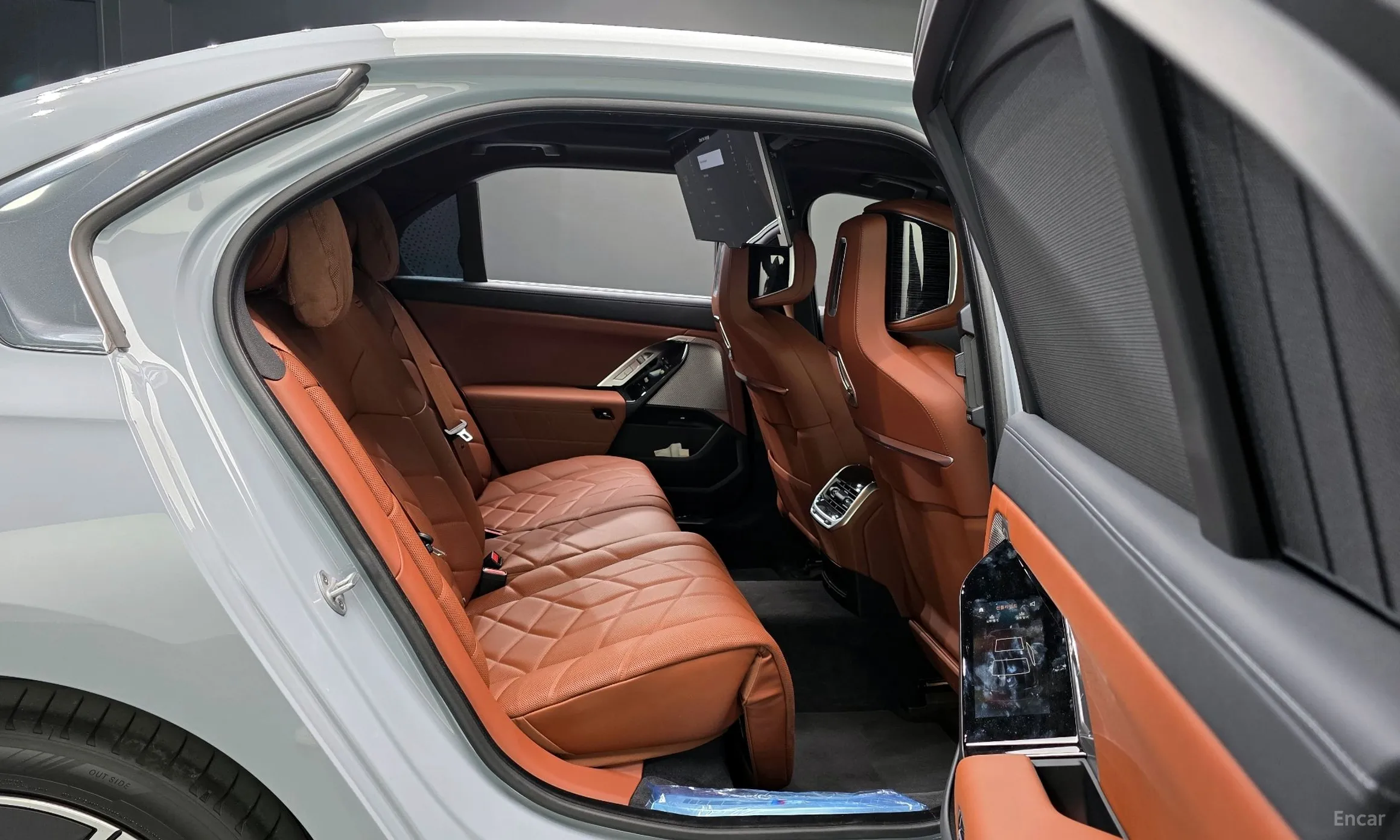 BMW 7 Series (G70) превью 12