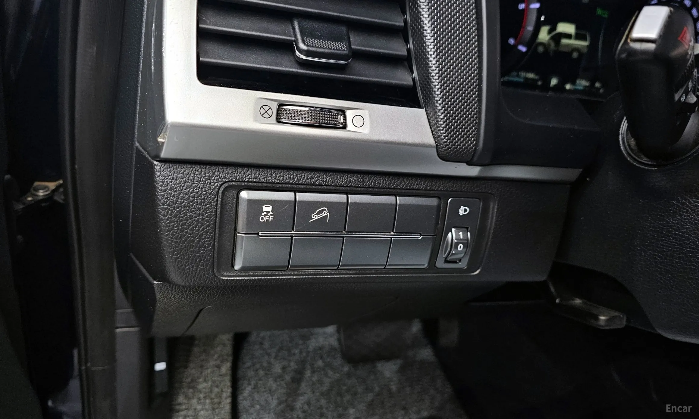 KG Mobility (SsangYong) Rexton Sports превью 14
