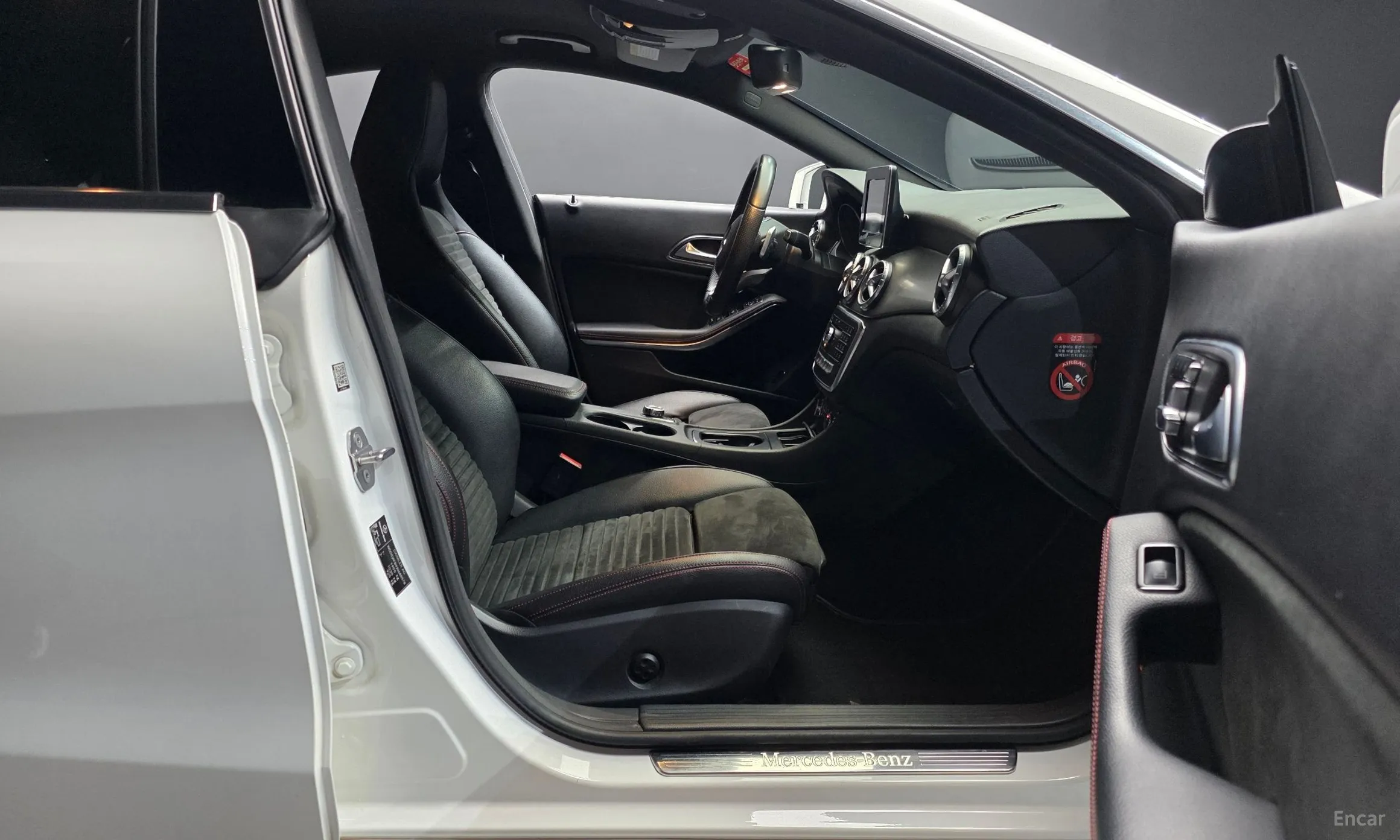 Mercedes Benz CLA-Class C117 превью 10