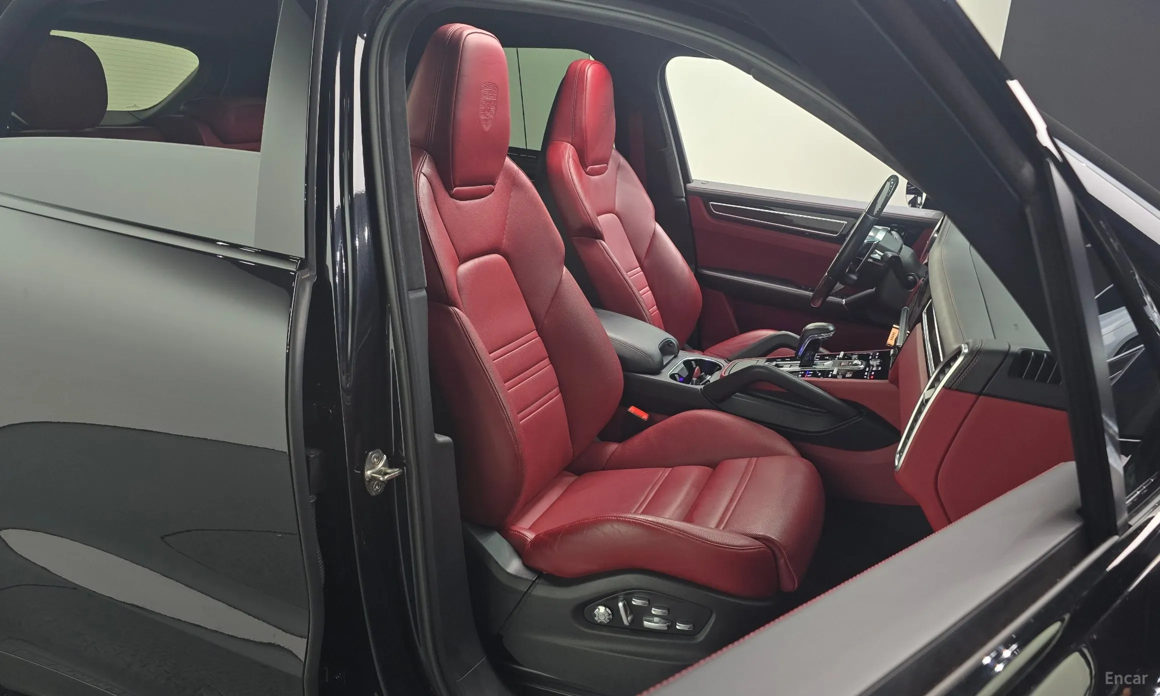 Porsche Cayenne (PO536) превью 11