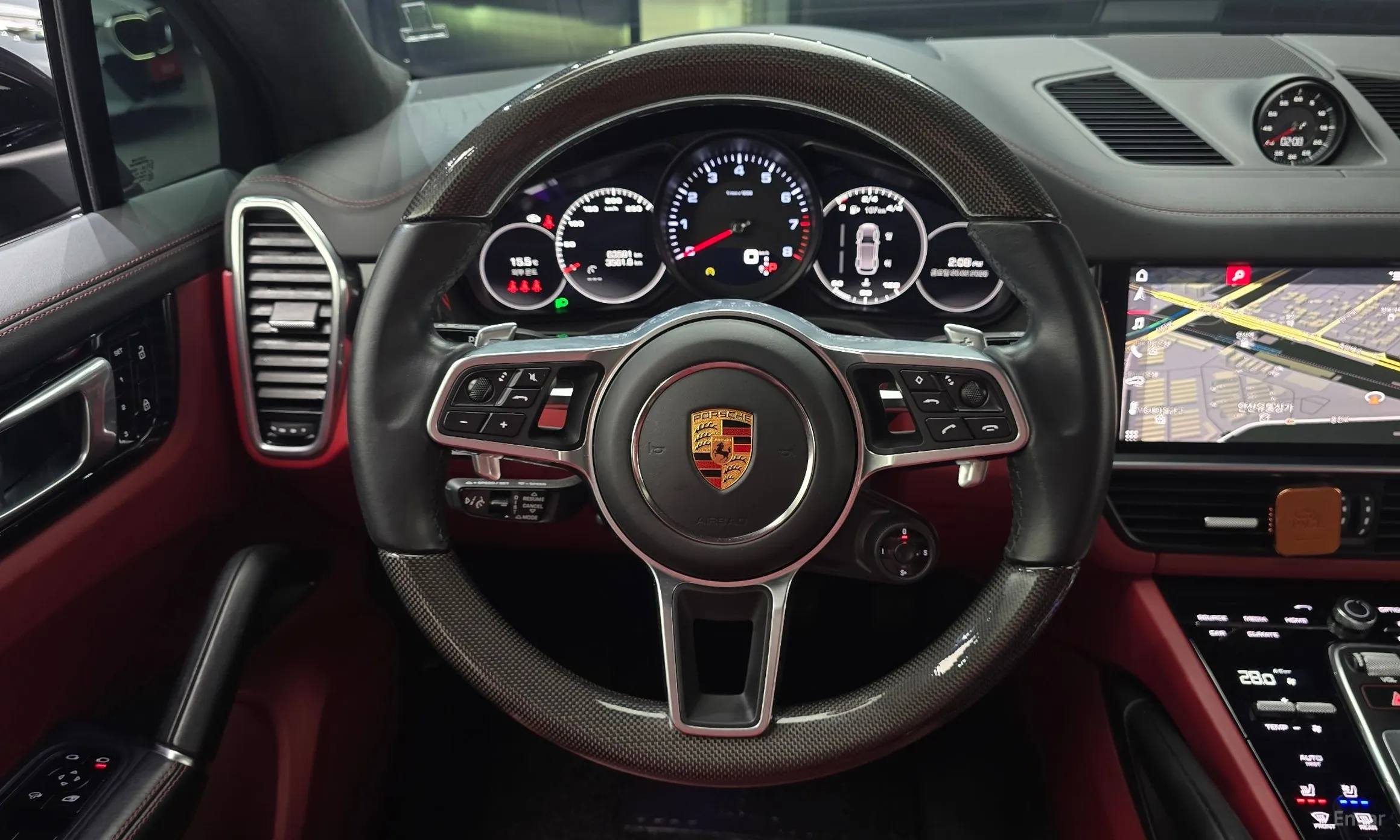 Porsche Cayenne (PO536) превью 12