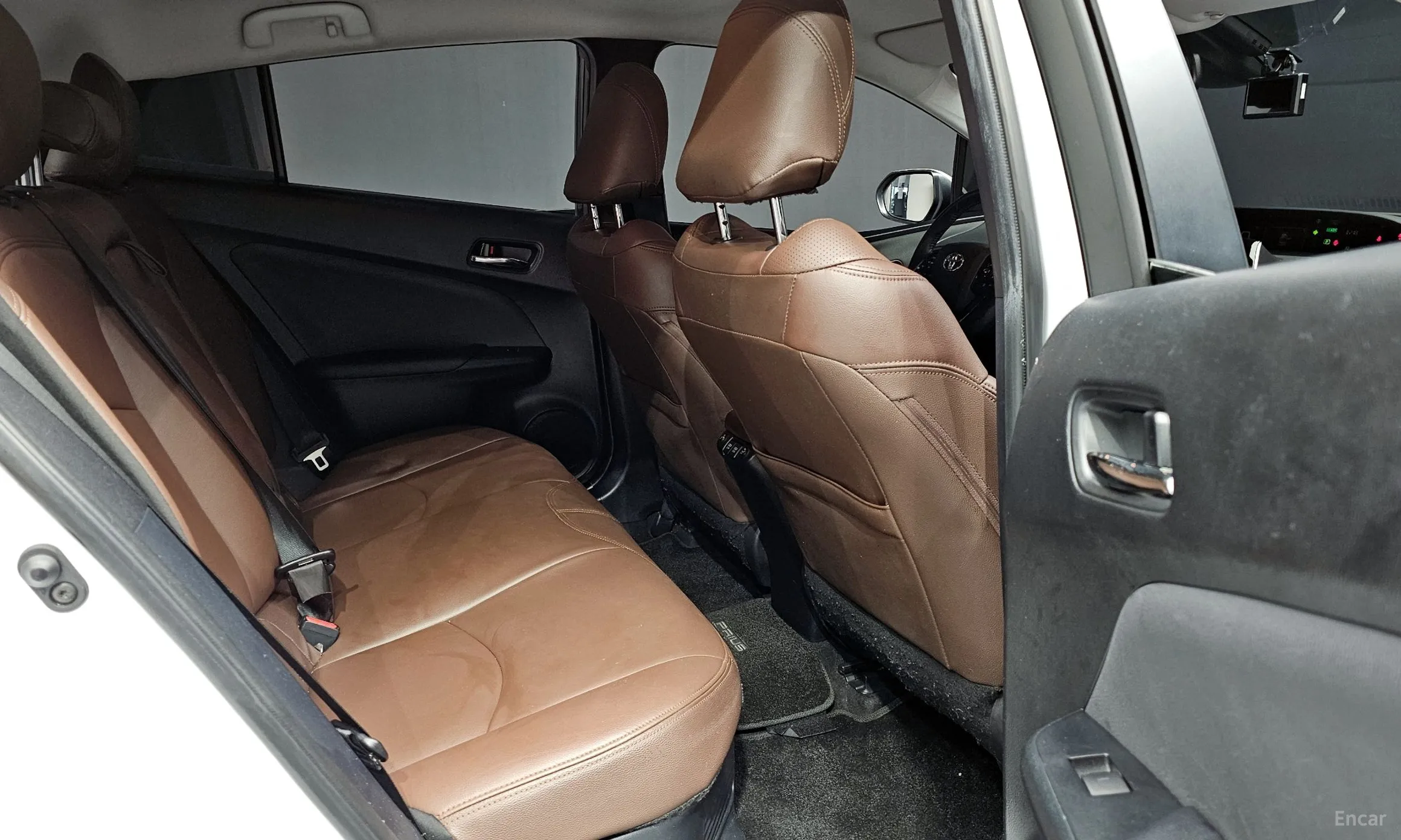 Toyota Prius 4th Generation превью 11