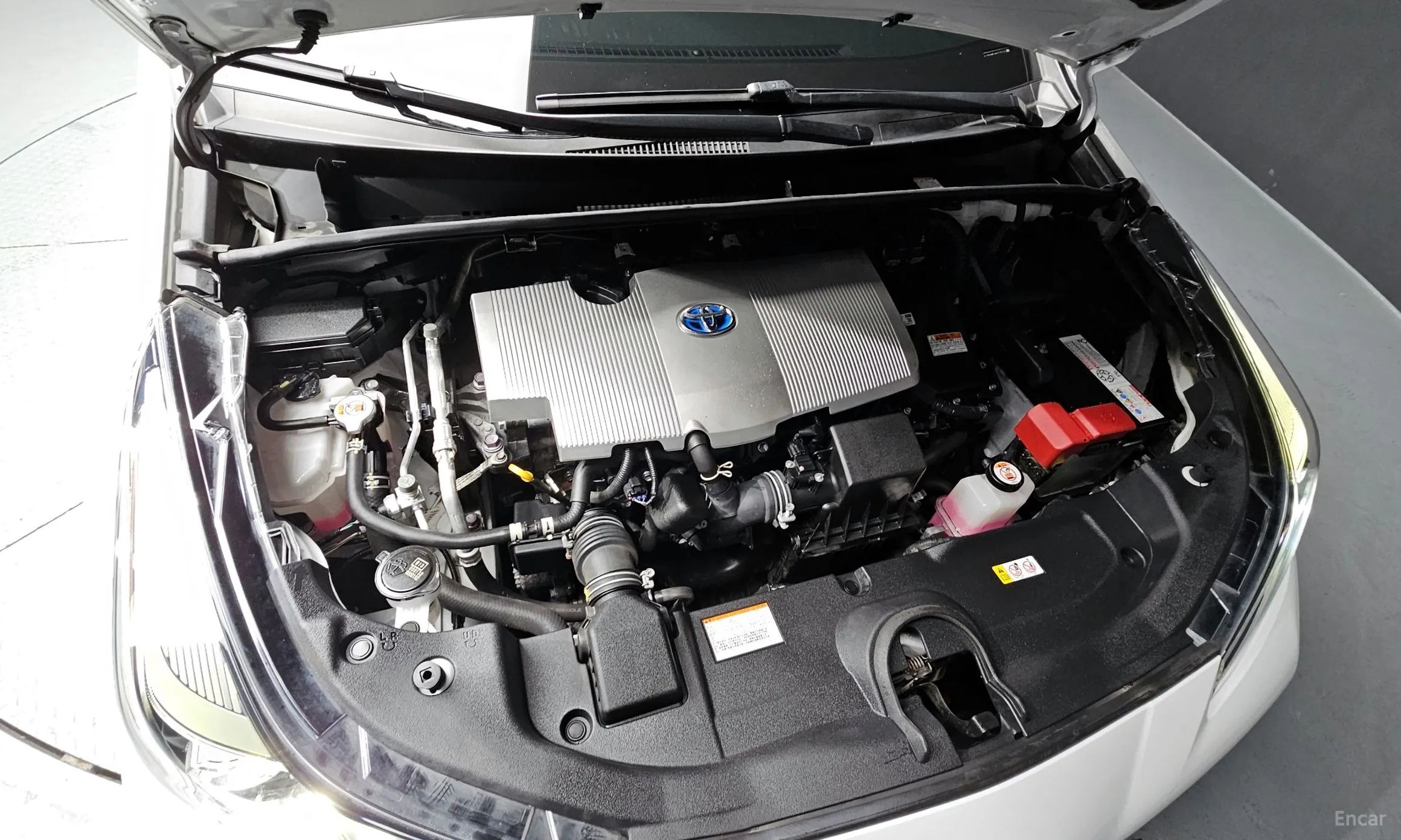 Toyota Prius 4th Generation превью 6