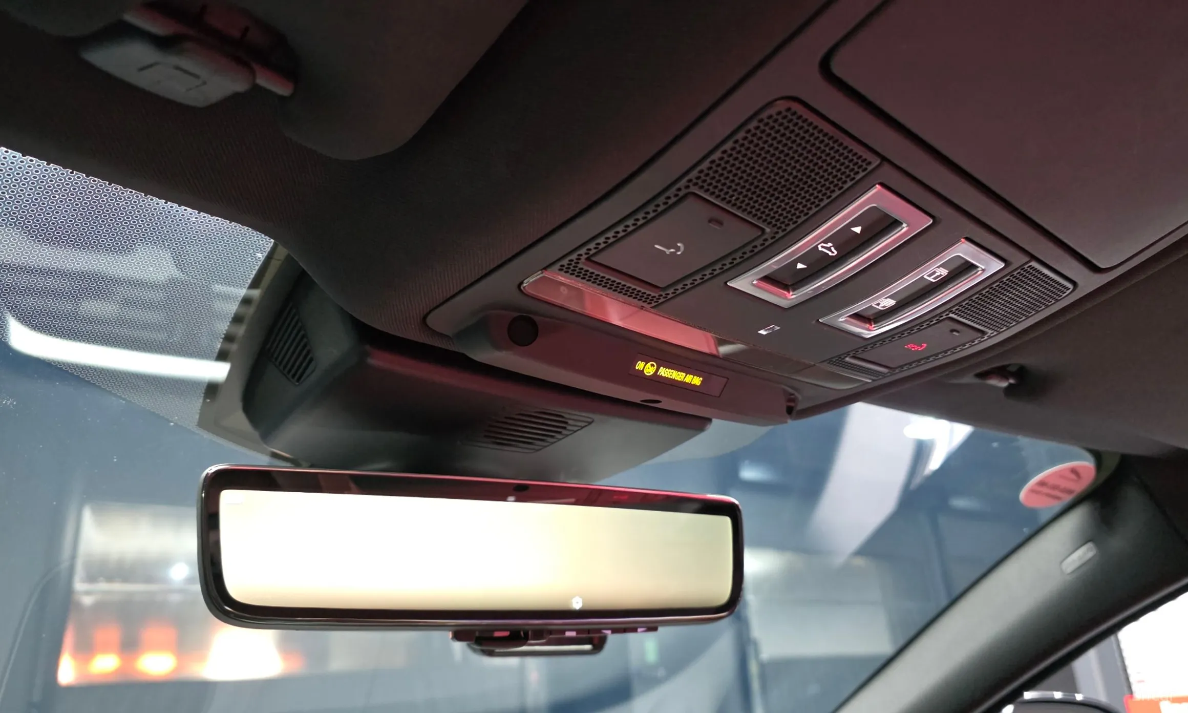 Jaguar XE превью 16