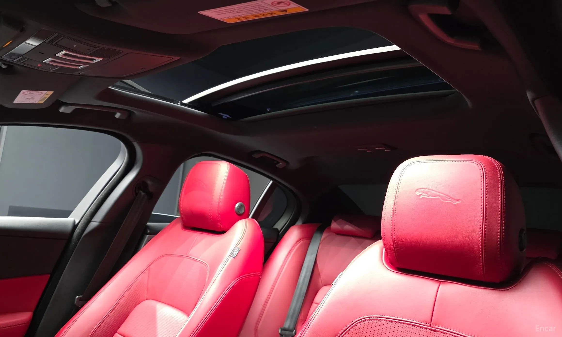 Jaguar XE превью 19