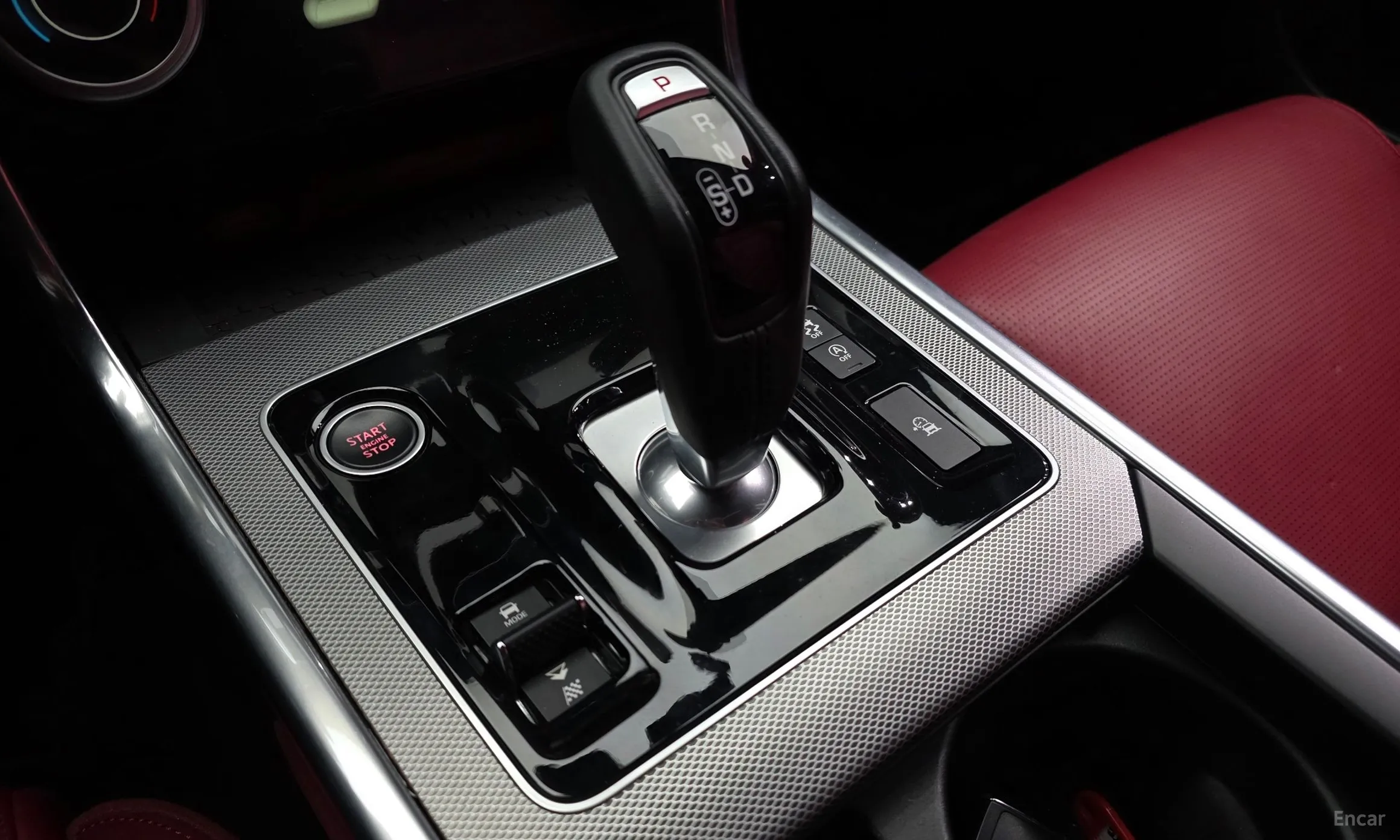 Jaguar XE превью 9