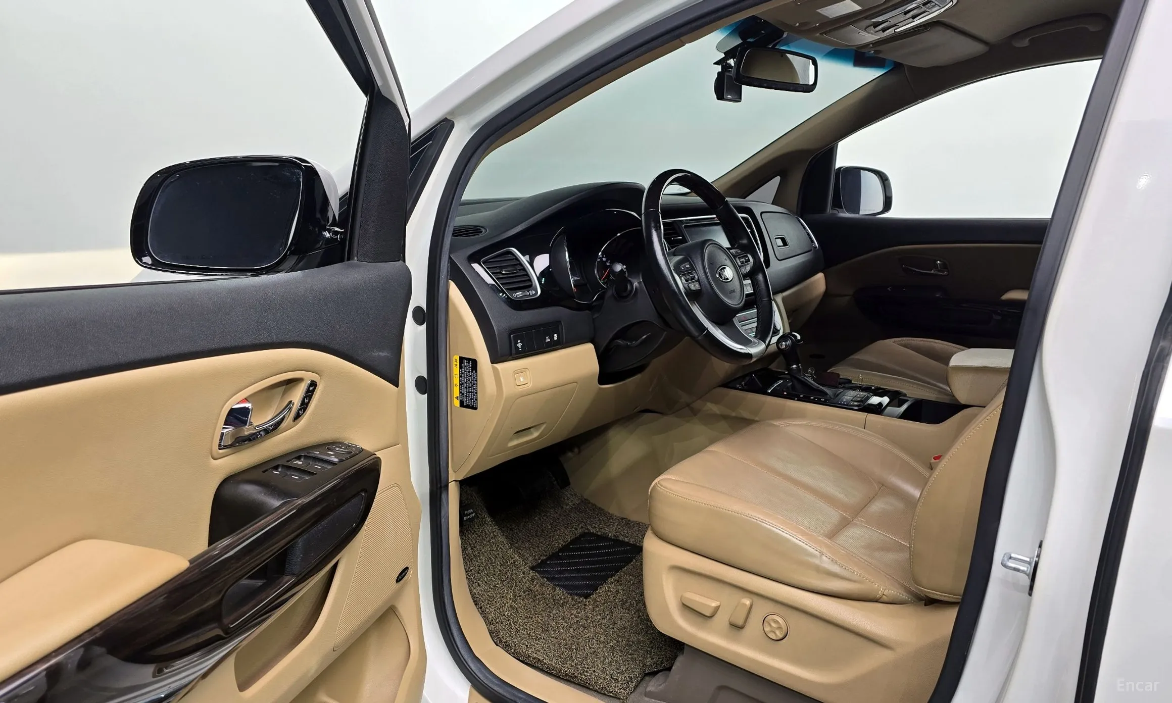 Kia Carnival превью 11
