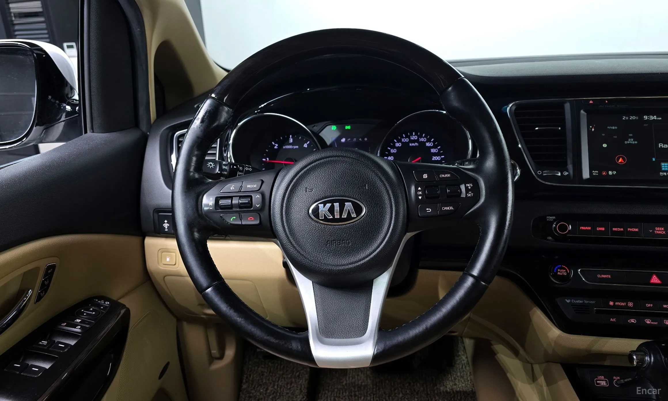 Kia Carnival превью 13