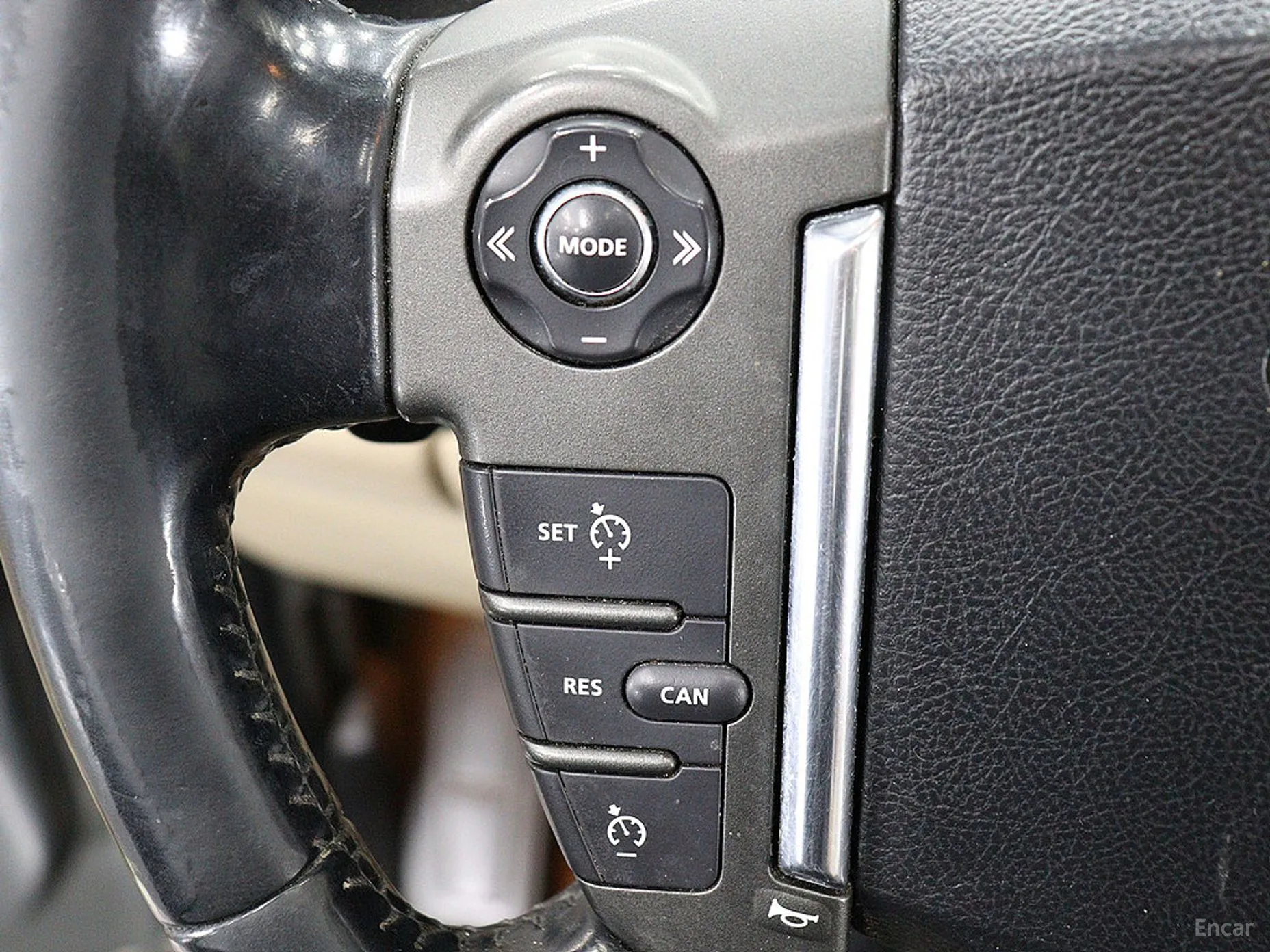 Land Rover Discovery 4 превью 11