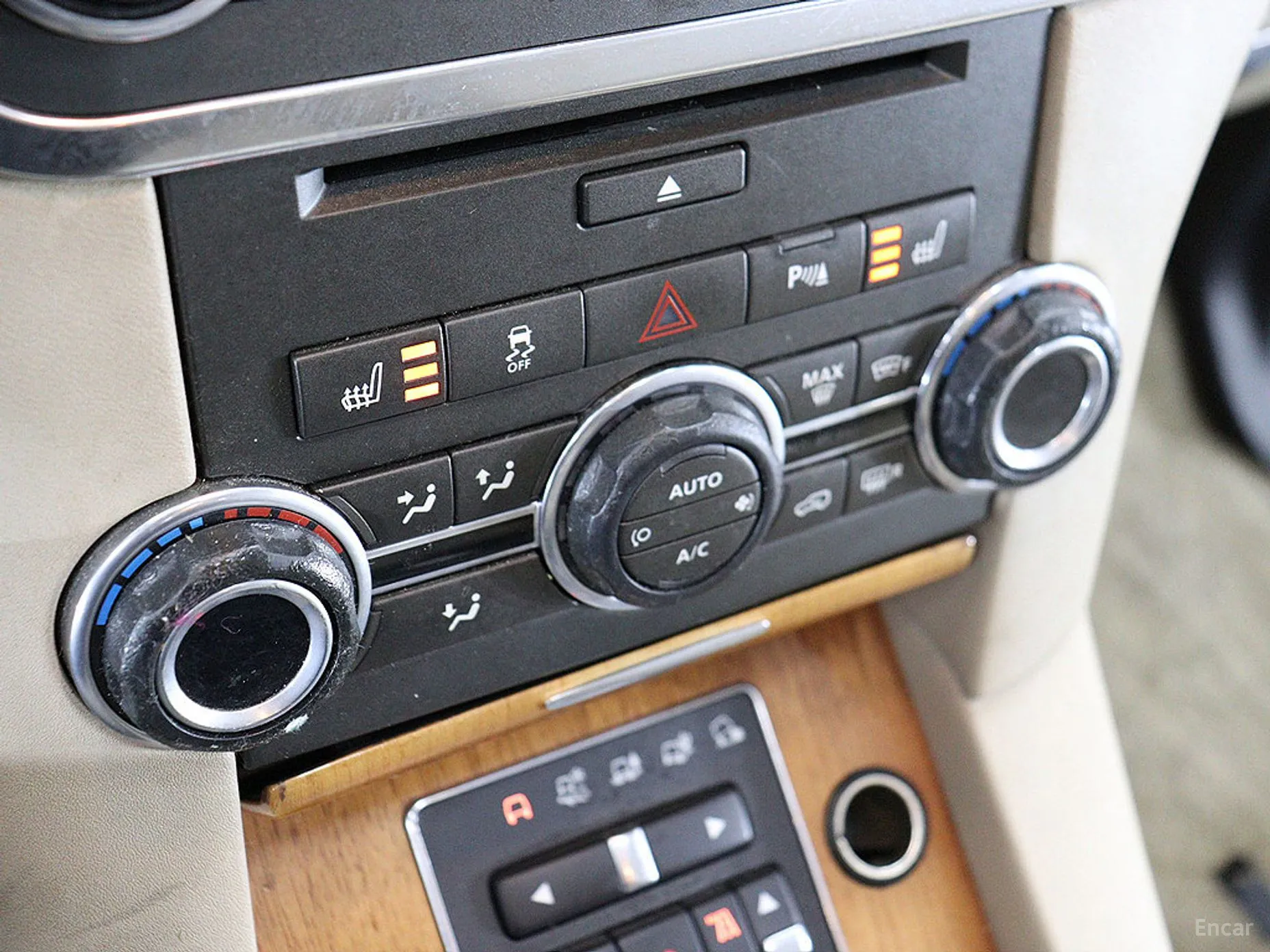 Land Rover Discovery 4 превью 13
