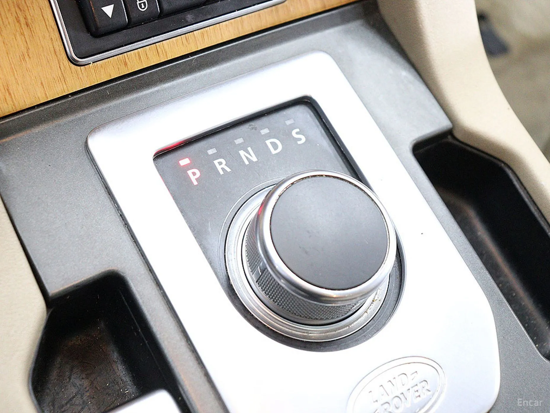 Land Rover Discovery 4 превью 9