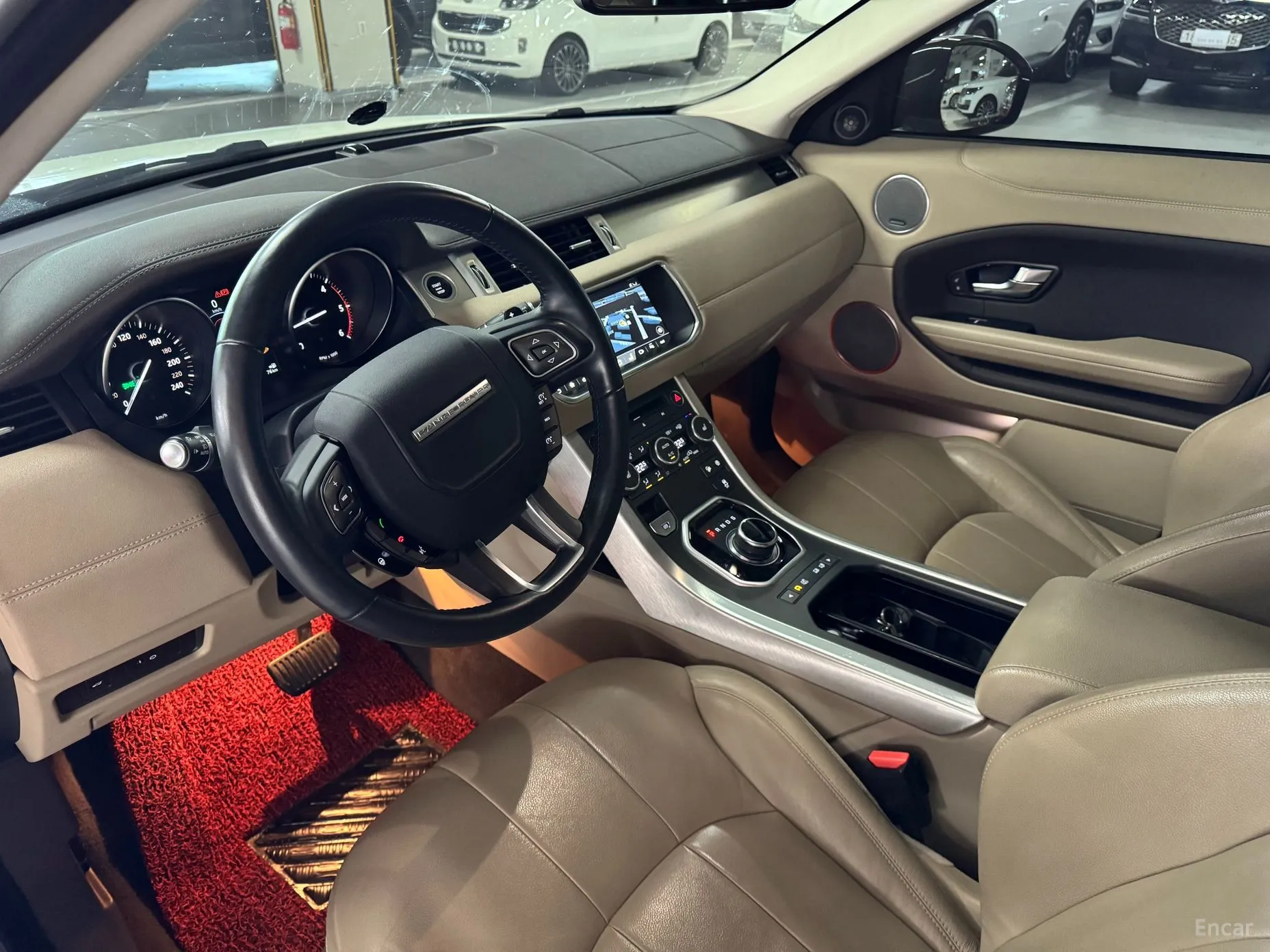 Land Rover Range Rover Evoque превью 10