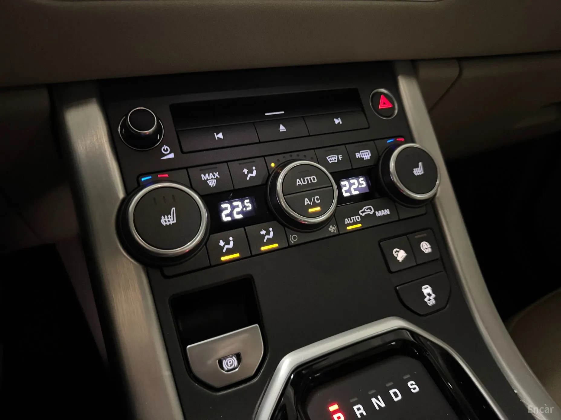 Land Rover Range Rover Evoque превью 16