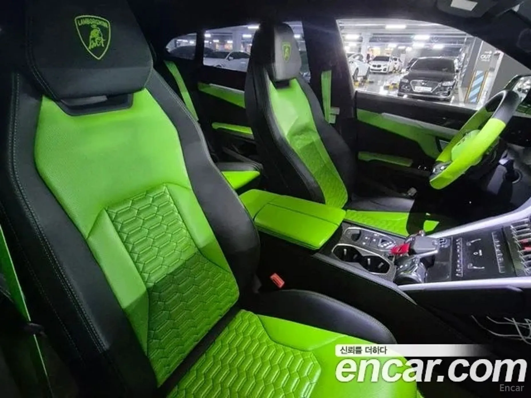 Lamborghini Urus превью 14