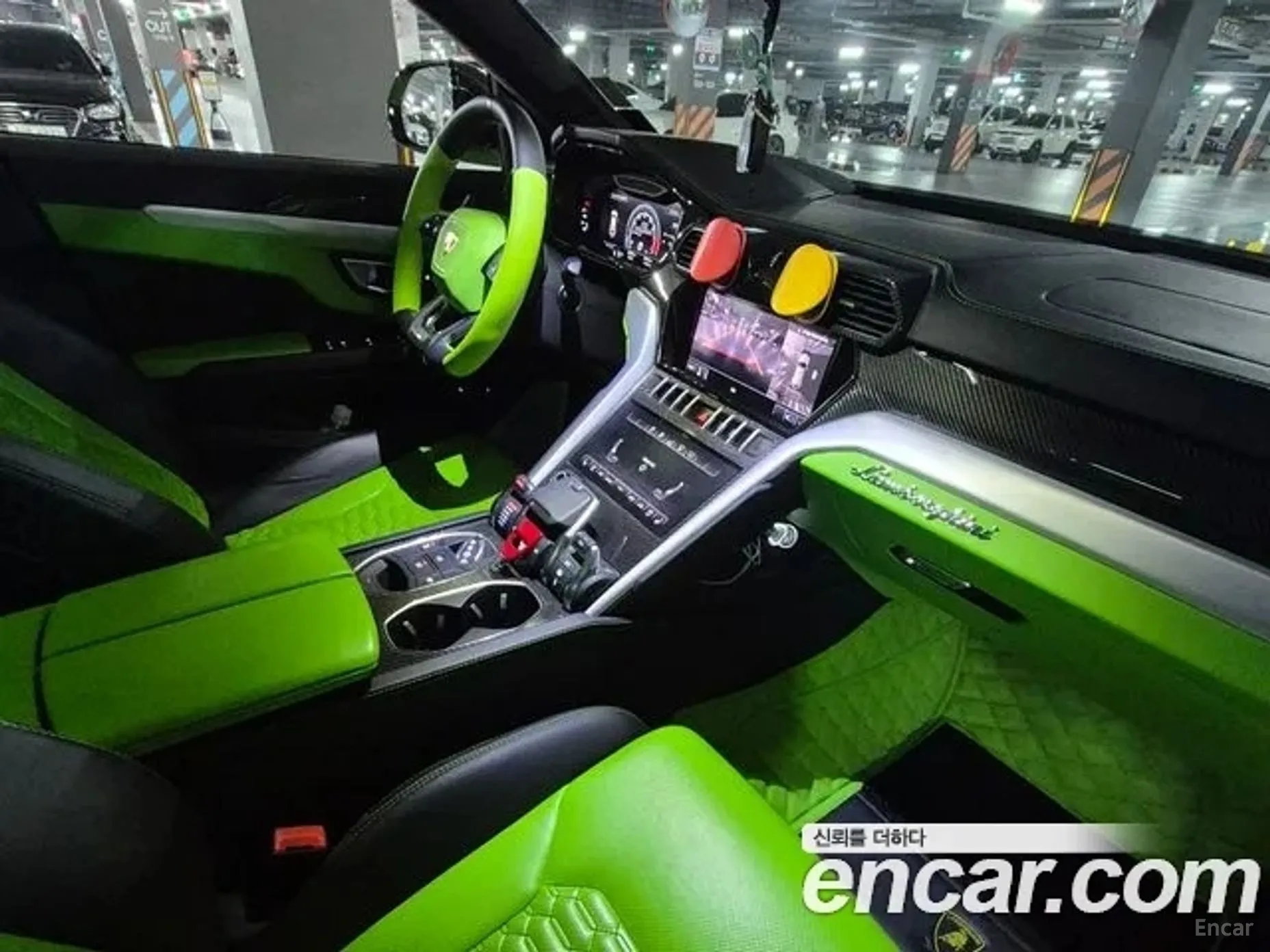 Lamborghini Urus превью 15