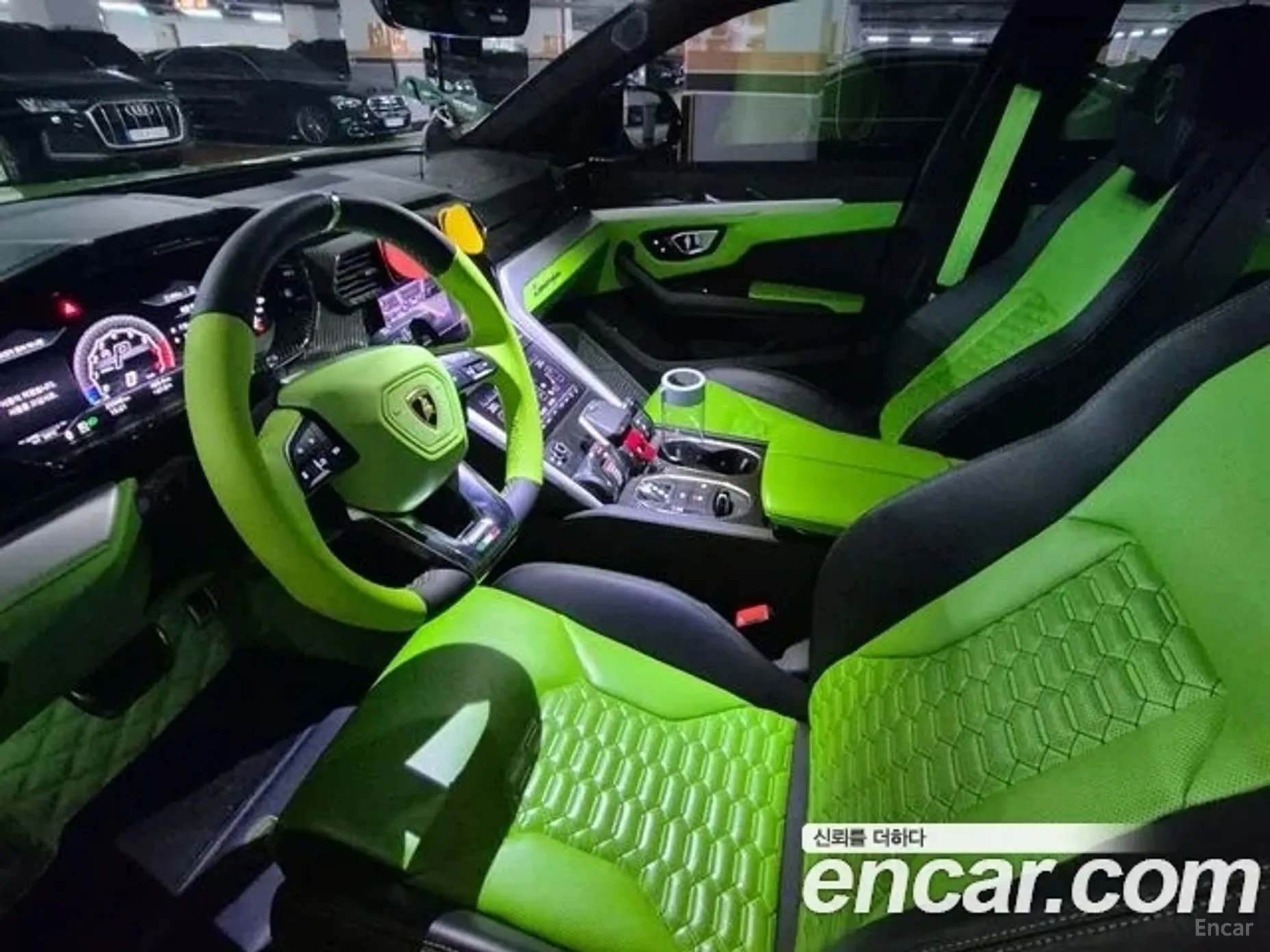 Lamborghini Urus превью 16