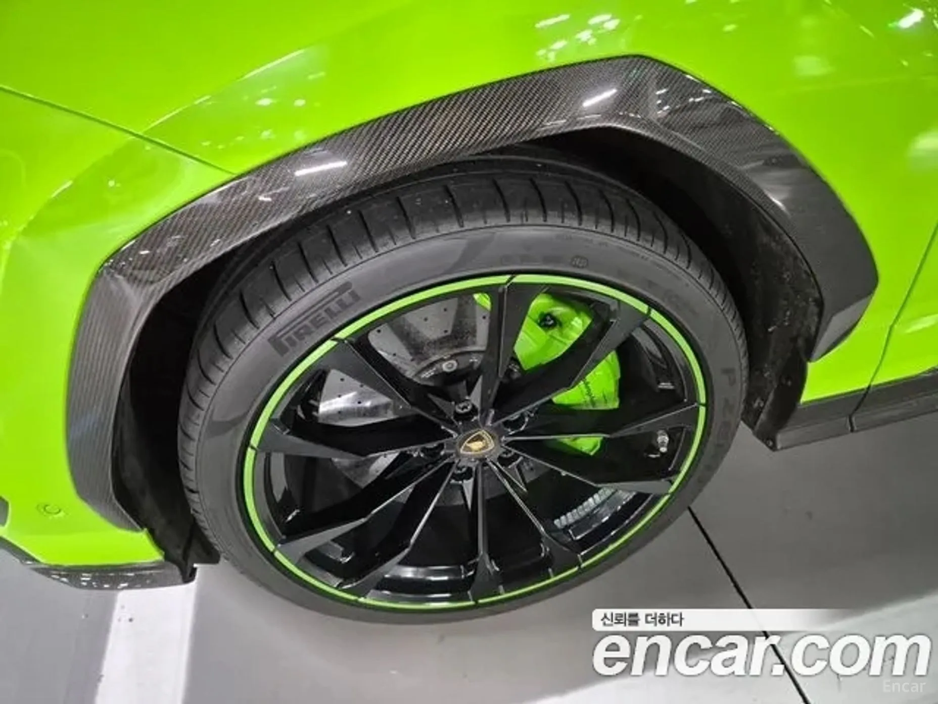 Lamborghini Urus превью 6