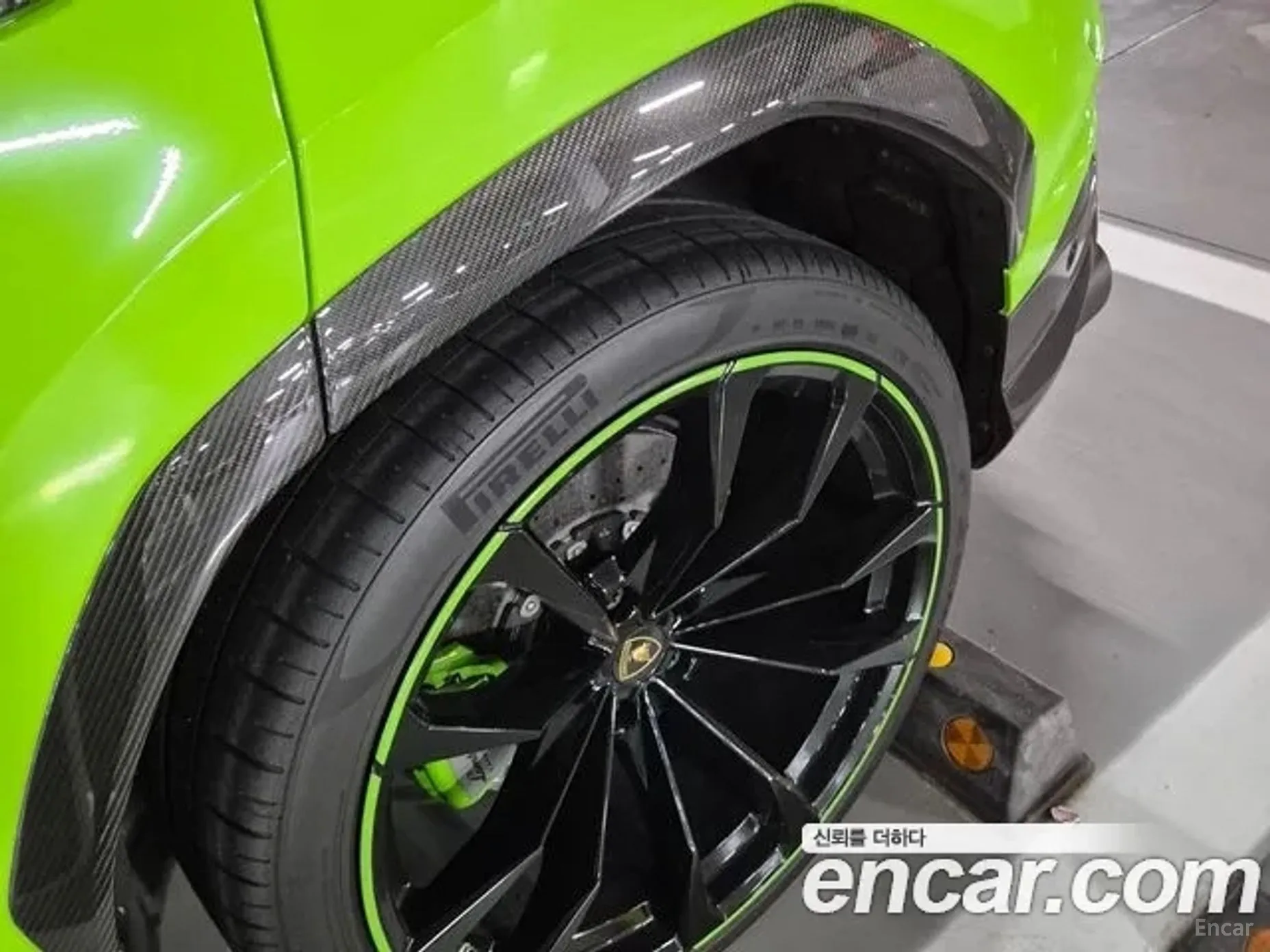 Lamborghini Urus превью 9