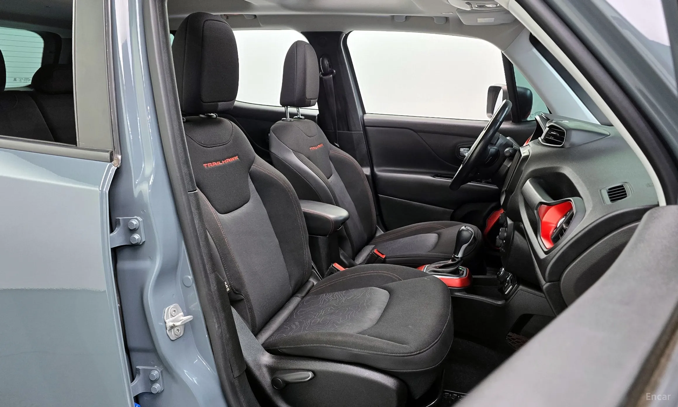Jeep Renegade превью 10
