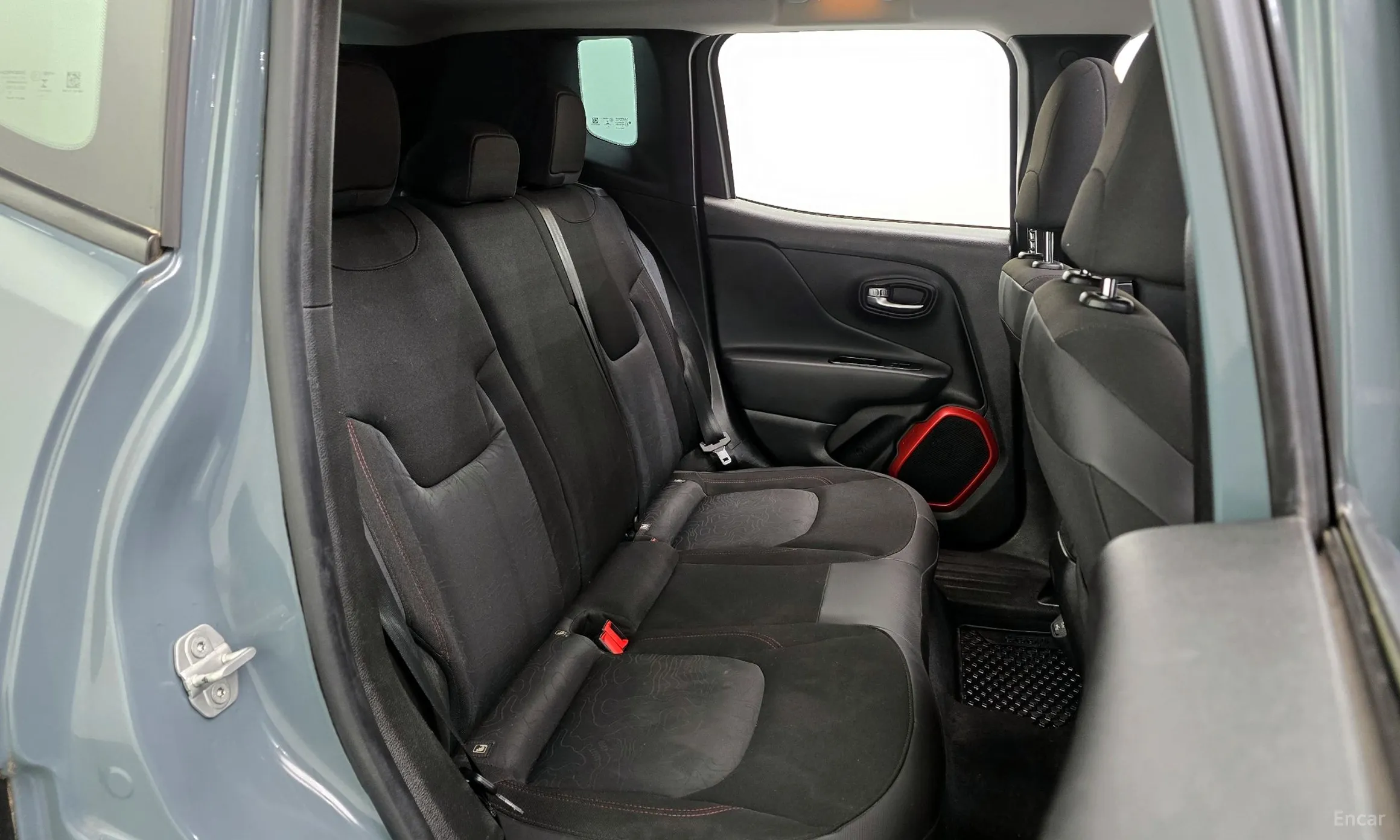Jeep Renegade превью 12