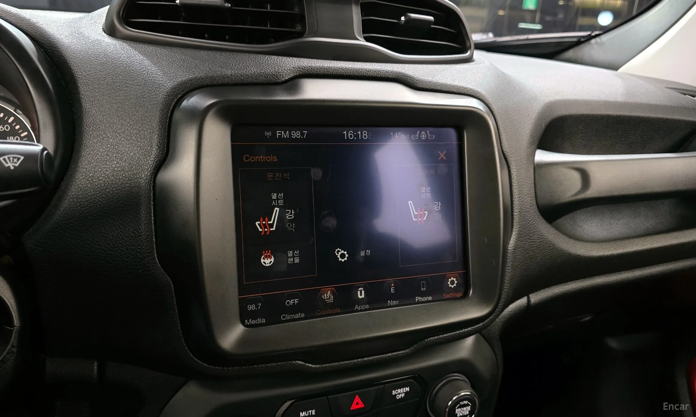 Jeep Renegade превью 16