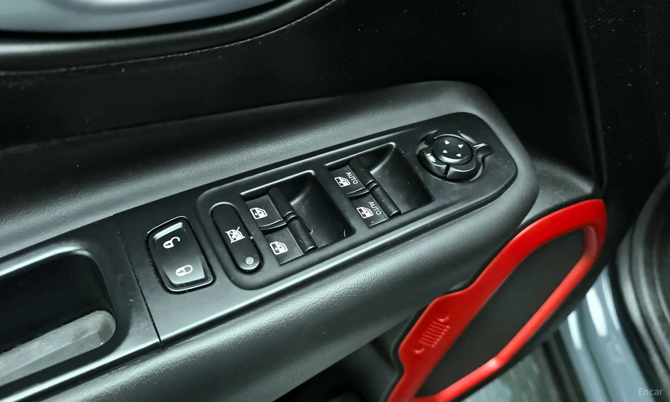 Jeep Renegade превью 17