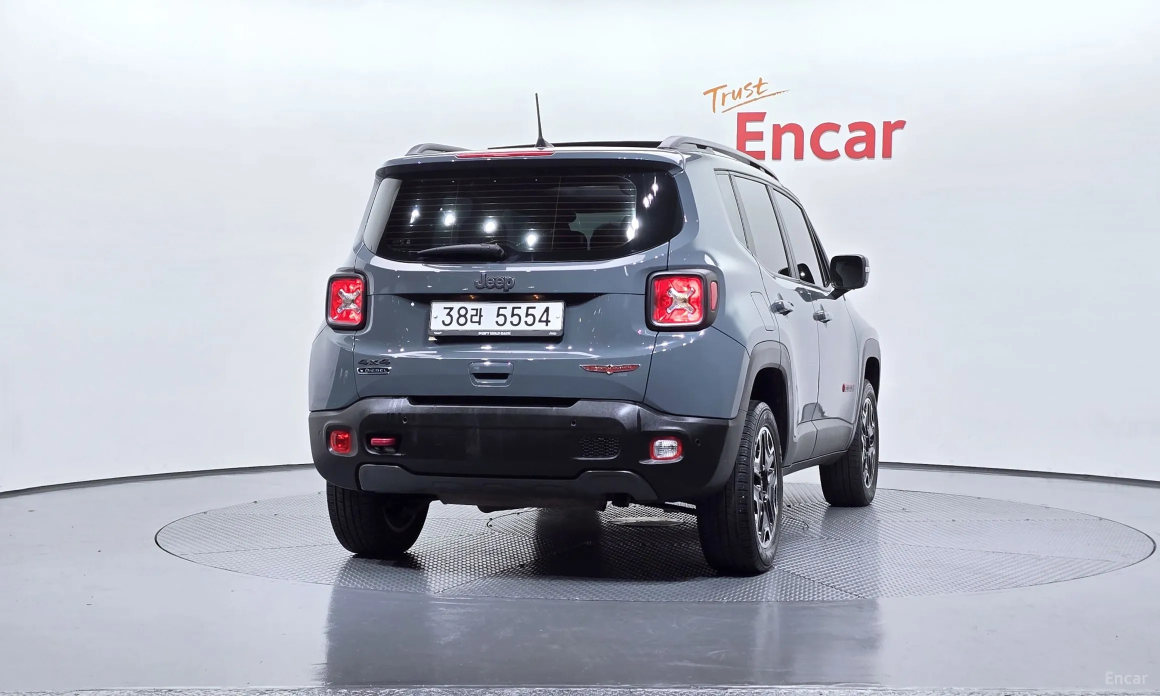 Jeep Renegade превью 4