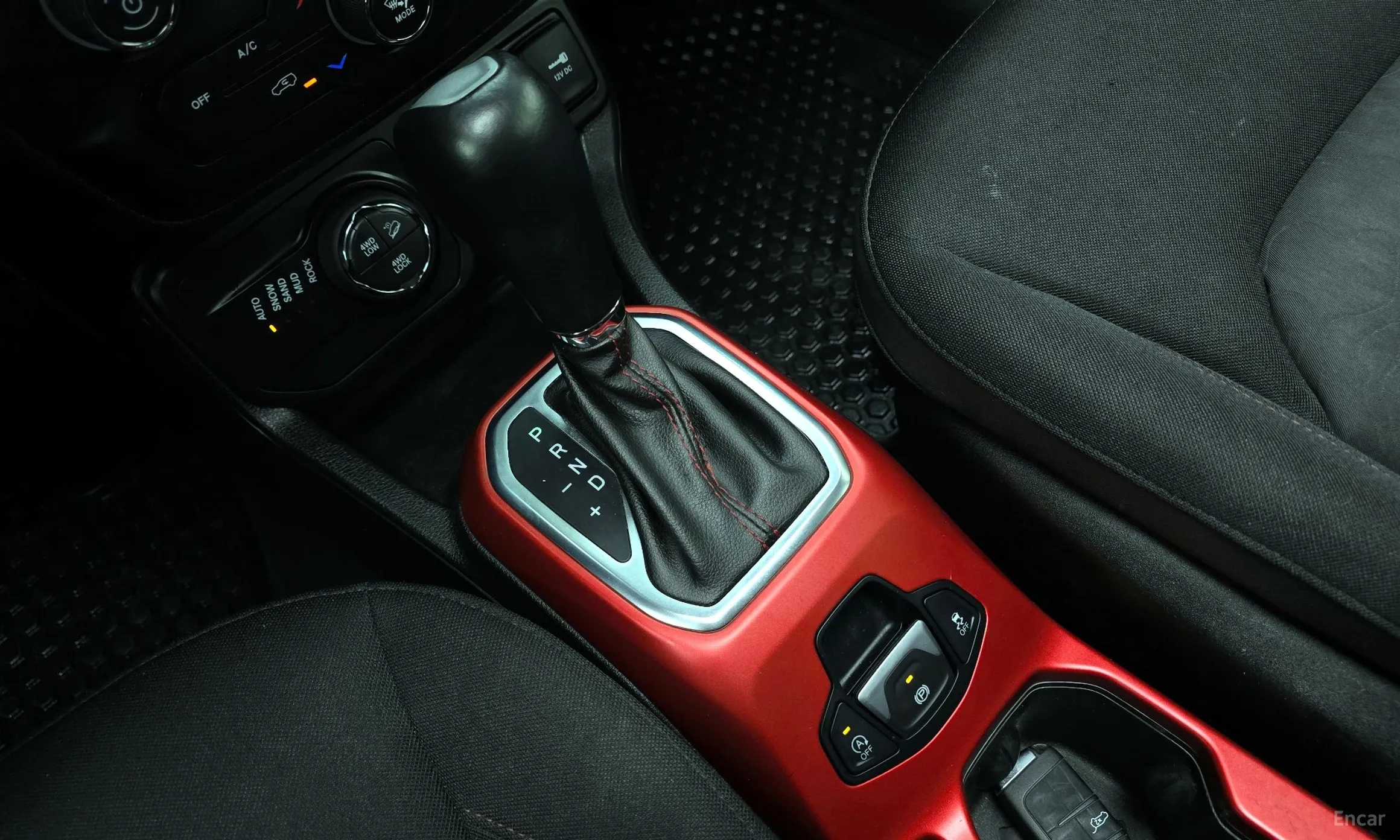 Jeep Renegade превью 9