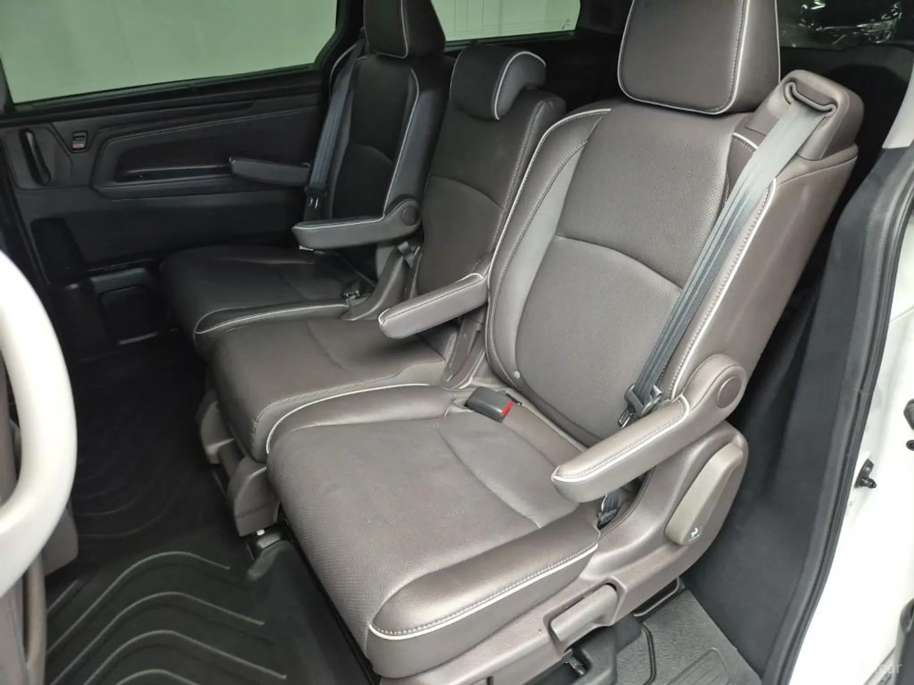 Honda Odyssey превью 10