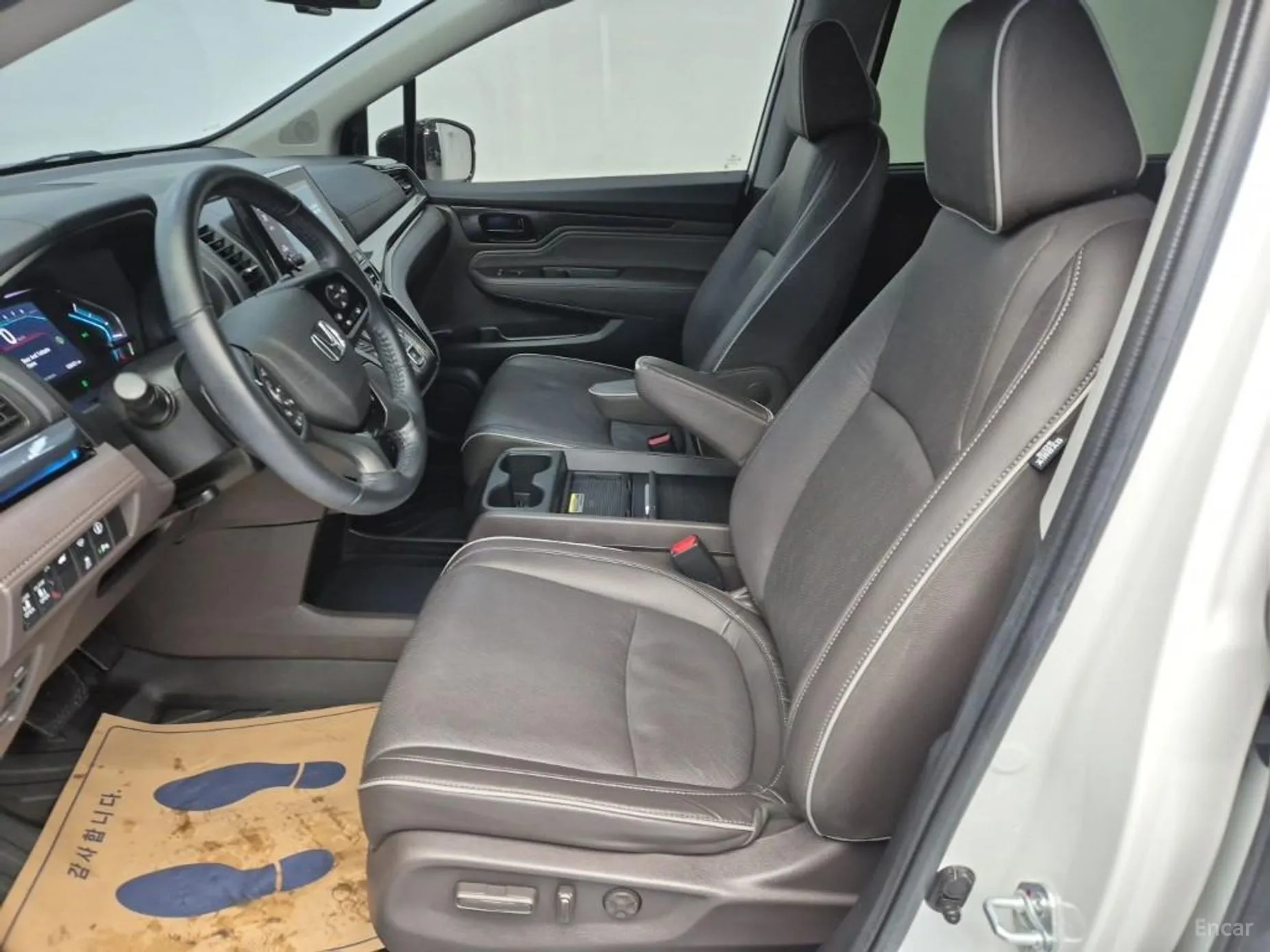 Honda Odyssey превью 11