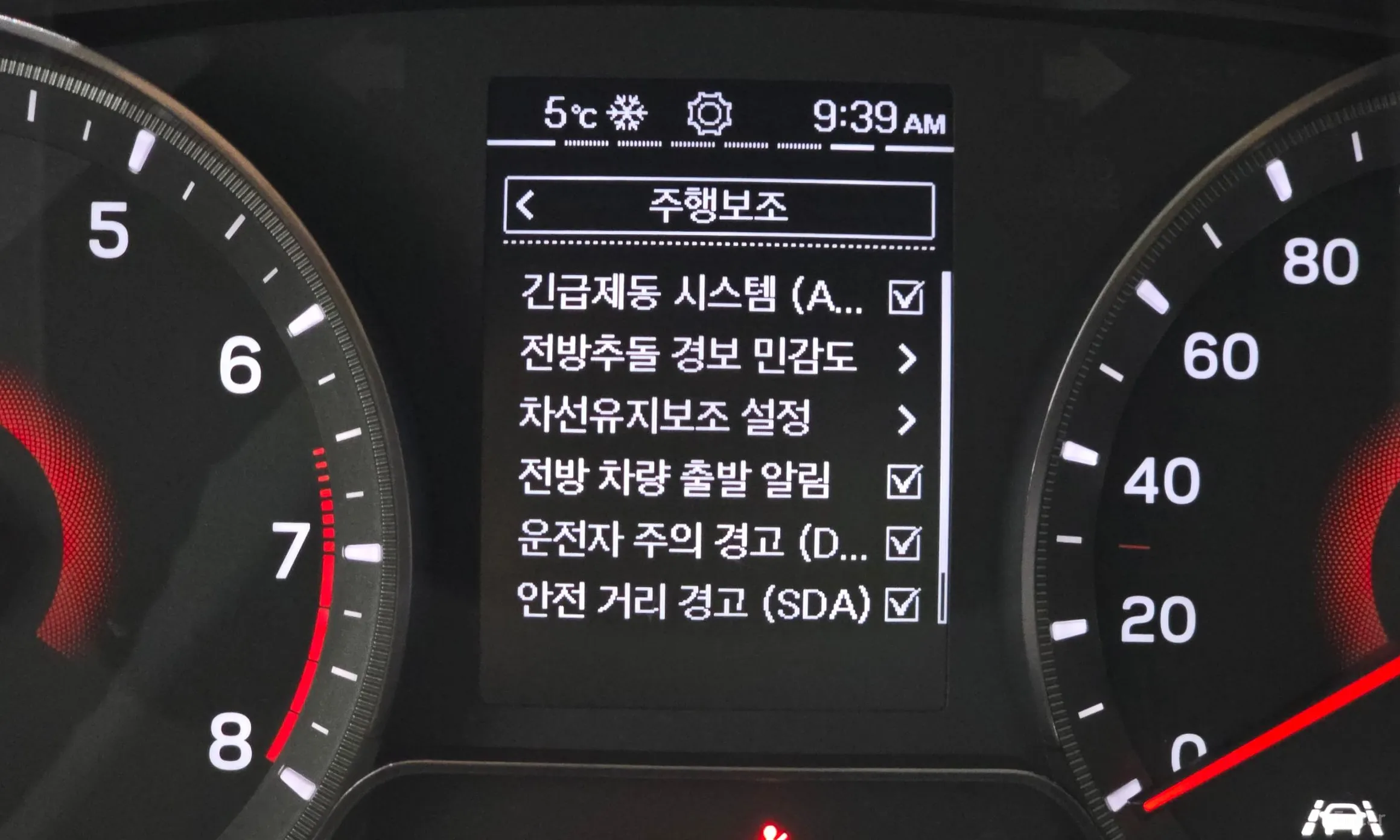 KG Mobility (SsangYong) Berry New Tivoli превью 16