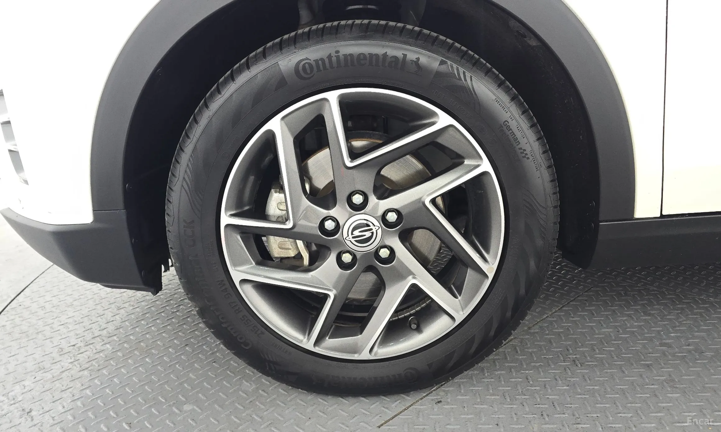KG Mobility (SsangYong) Berry New Tivoli превью 5
