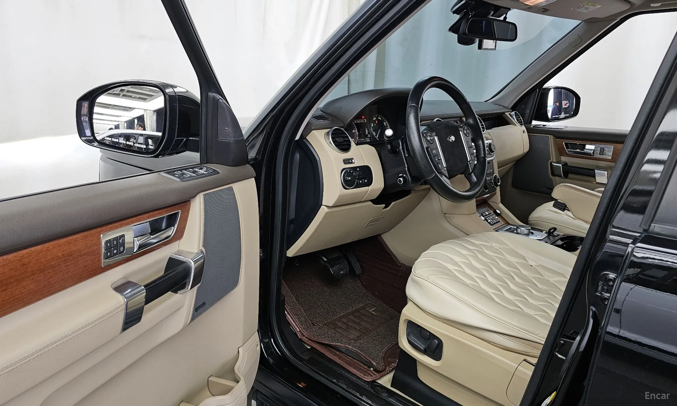 Land Rover Discovery 4 превью 10
